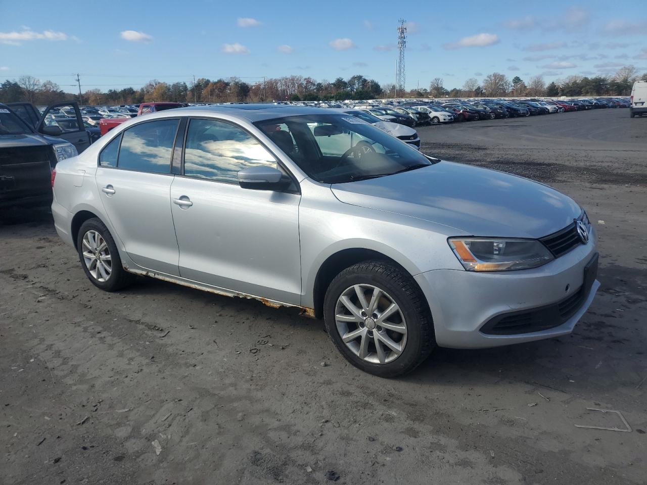 2011 Volkswagen Jetta Silver vin: 3VWDZ7AJ9BM320132