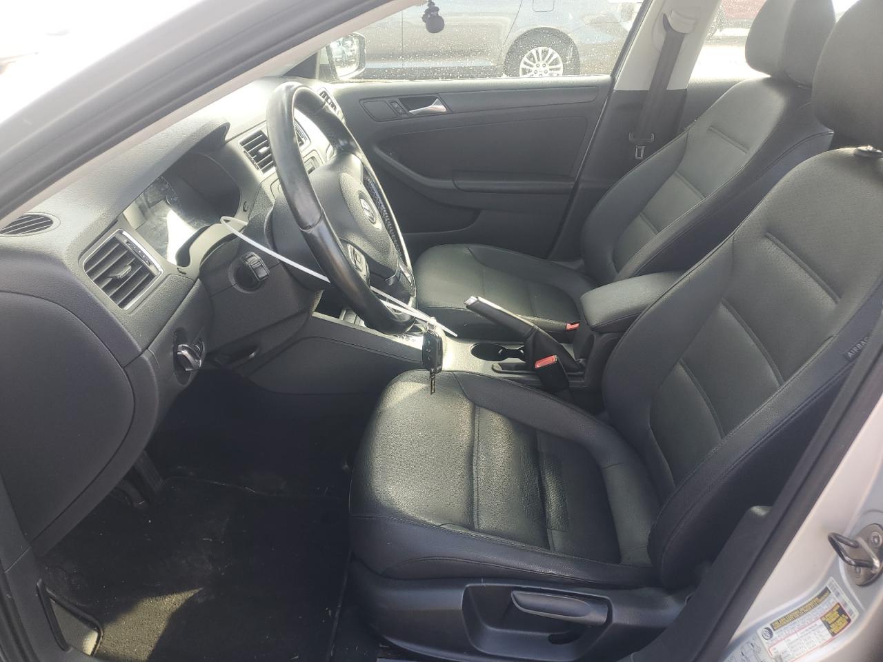 2011 Volkswagen Jetta Silver vin: 3VWDZ7AJ9BM320132