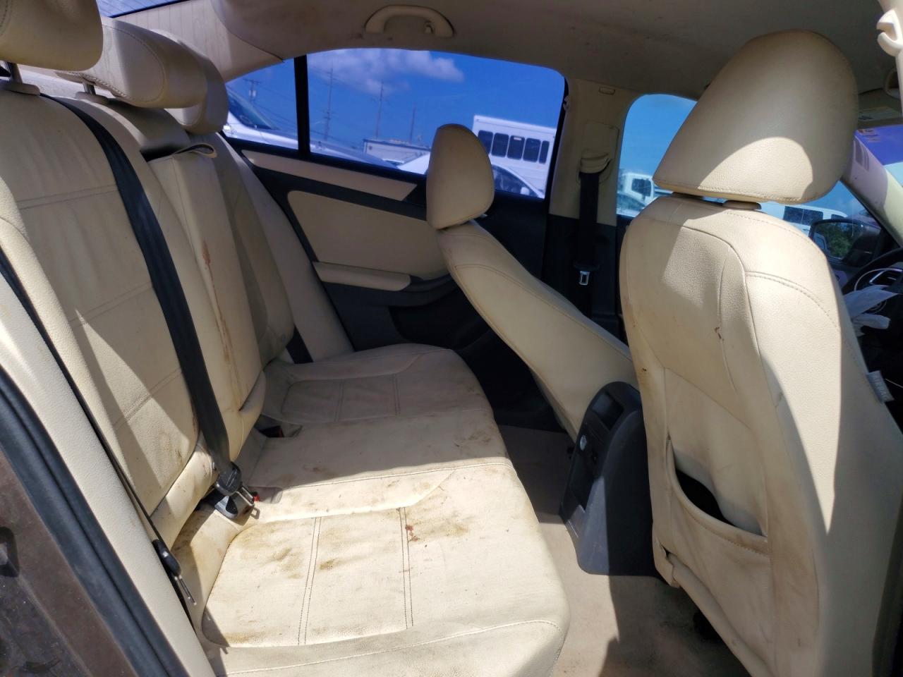 2011 Volkswagen Jetta Se Brown vin: 3VWDZ7AJXBM133126
