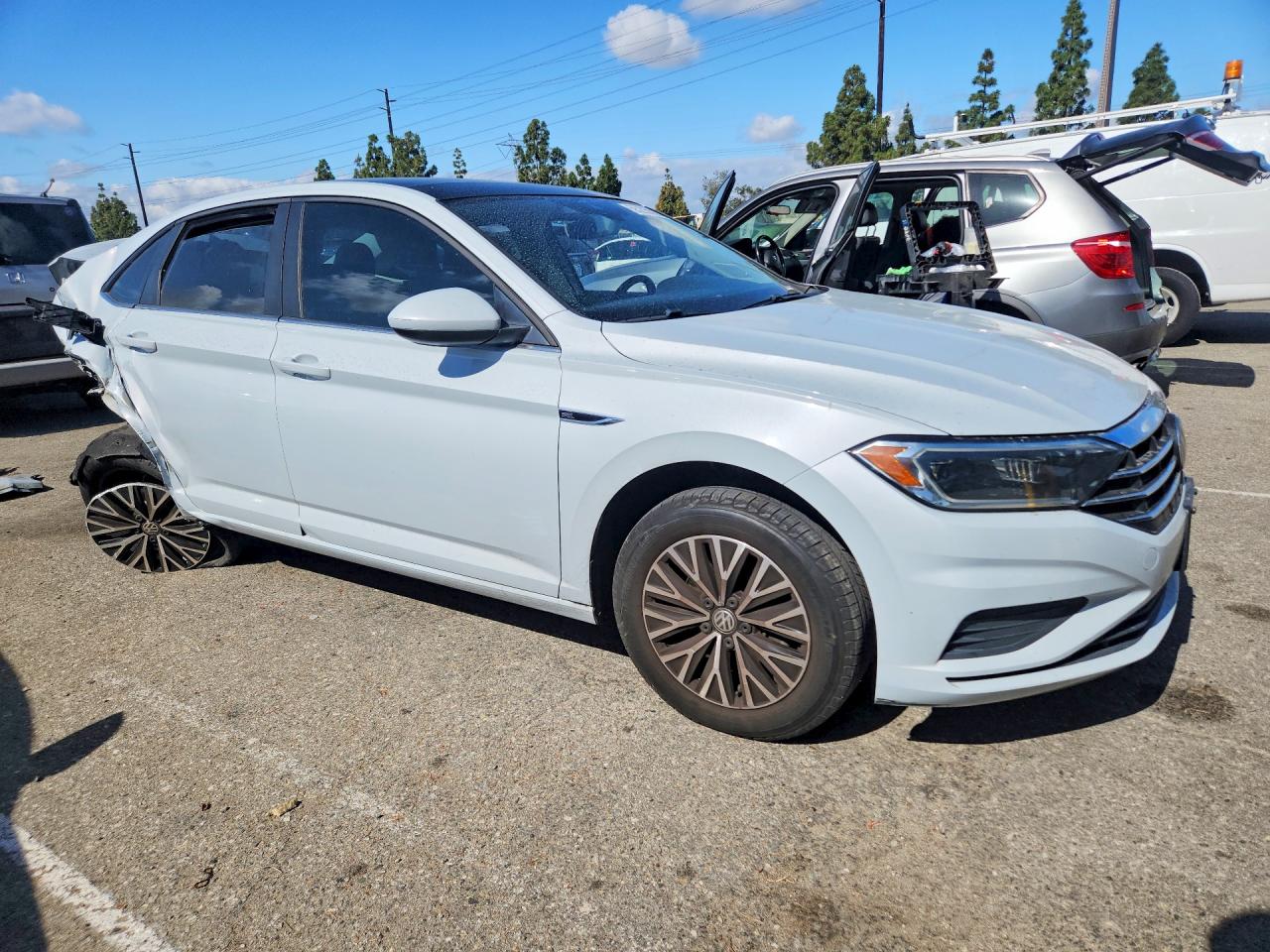2019 Volkswagen Jetta Sel White vin: 3VWE57BU3KM102910