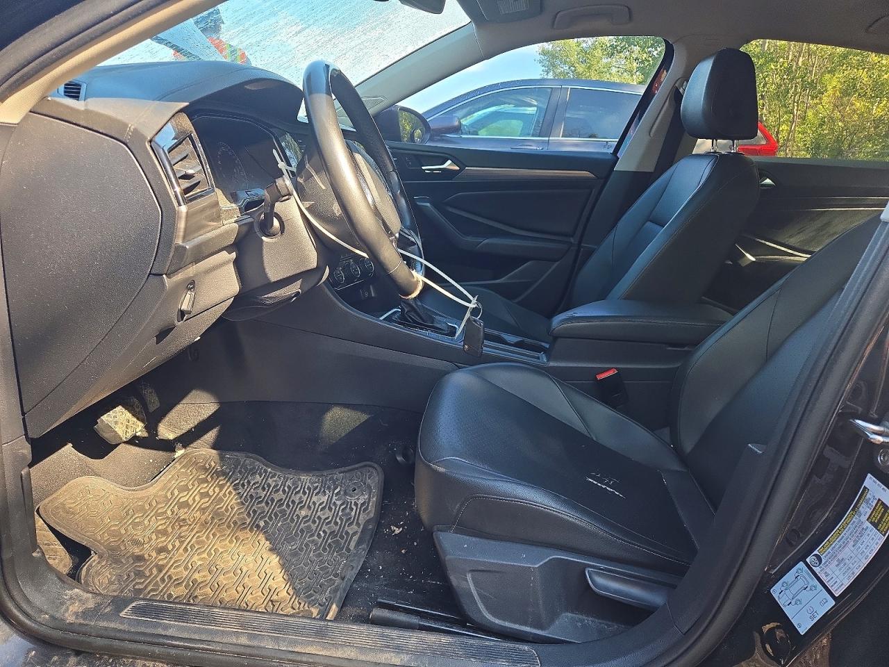 2019 Volkswagen Jetta Sel Black vin: 3VWE57BU6KM211524