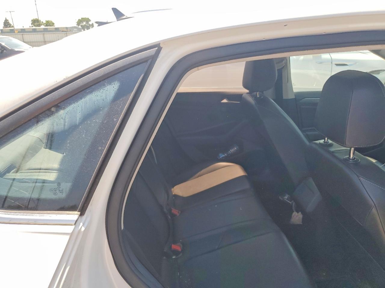 2019 Volkswagen Jetta Sel White vin: 3VWE57BU8KM044714