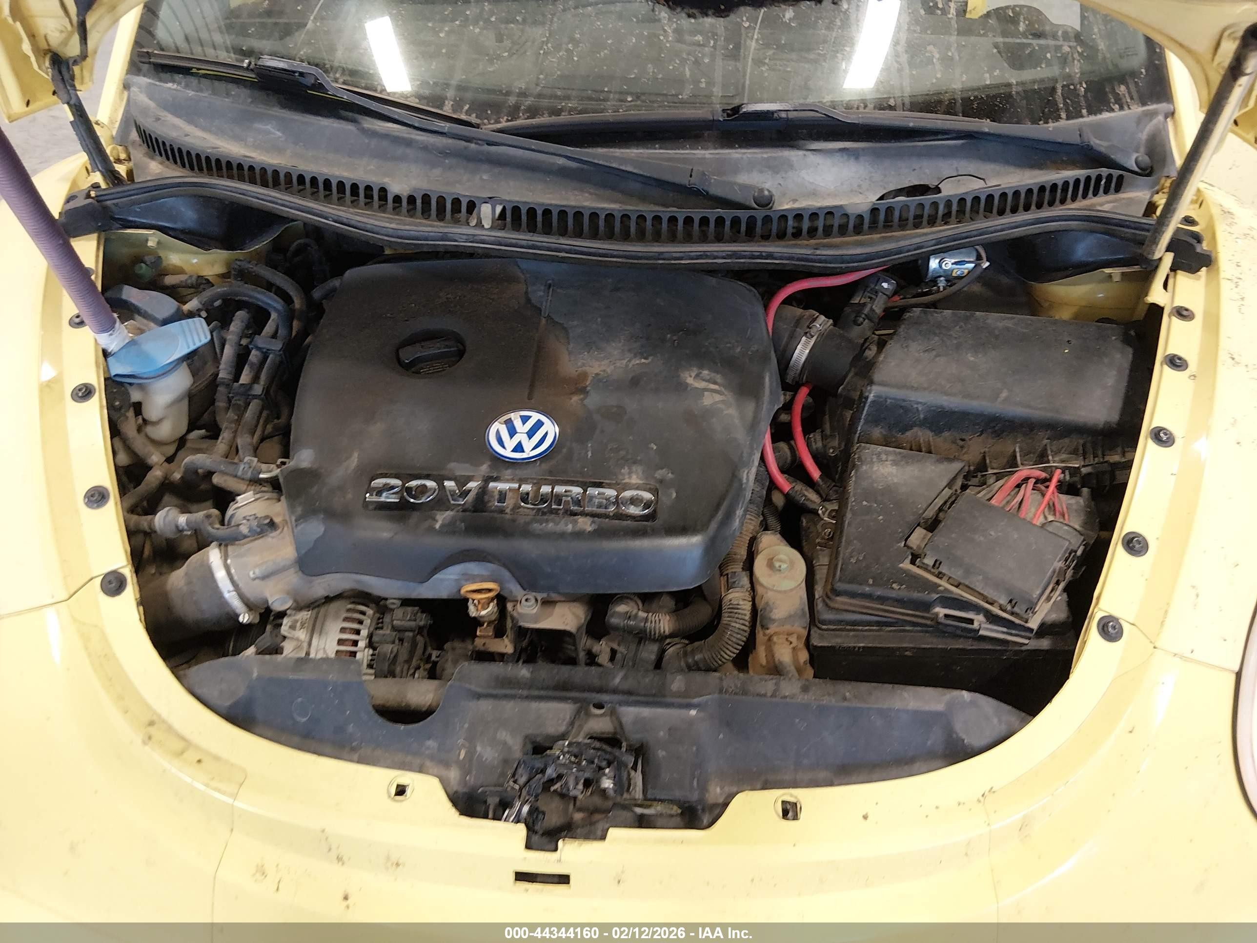 2001 Volkswagen New Beetle Sport Edition Желтый vin: 3VWED21C71M478698