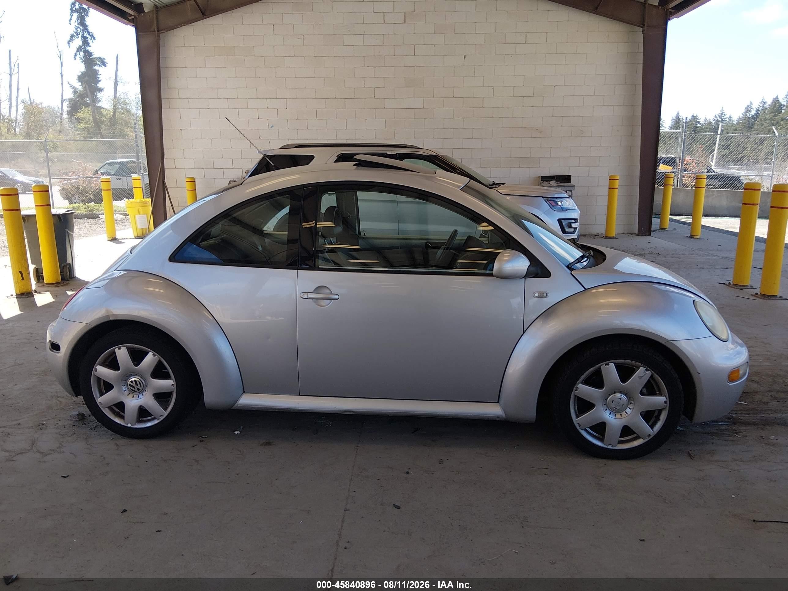 2001 Volkswagen New Beetle Sport Edition Silver vin: 3VWED21C91M476595