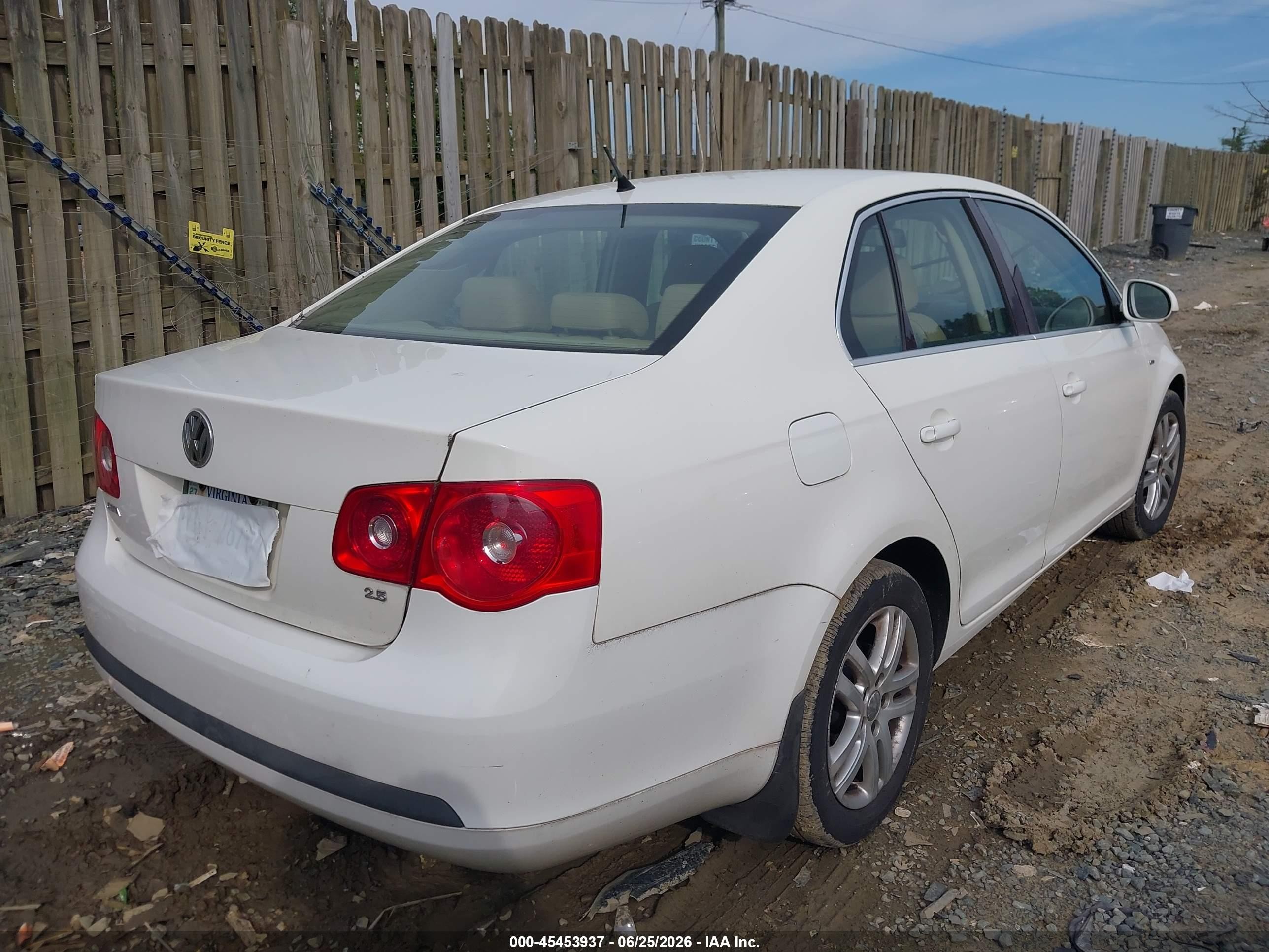 2007 Volkswagen Jetta Wolfsburg Edition White vin: 3VWEF71K17M163631