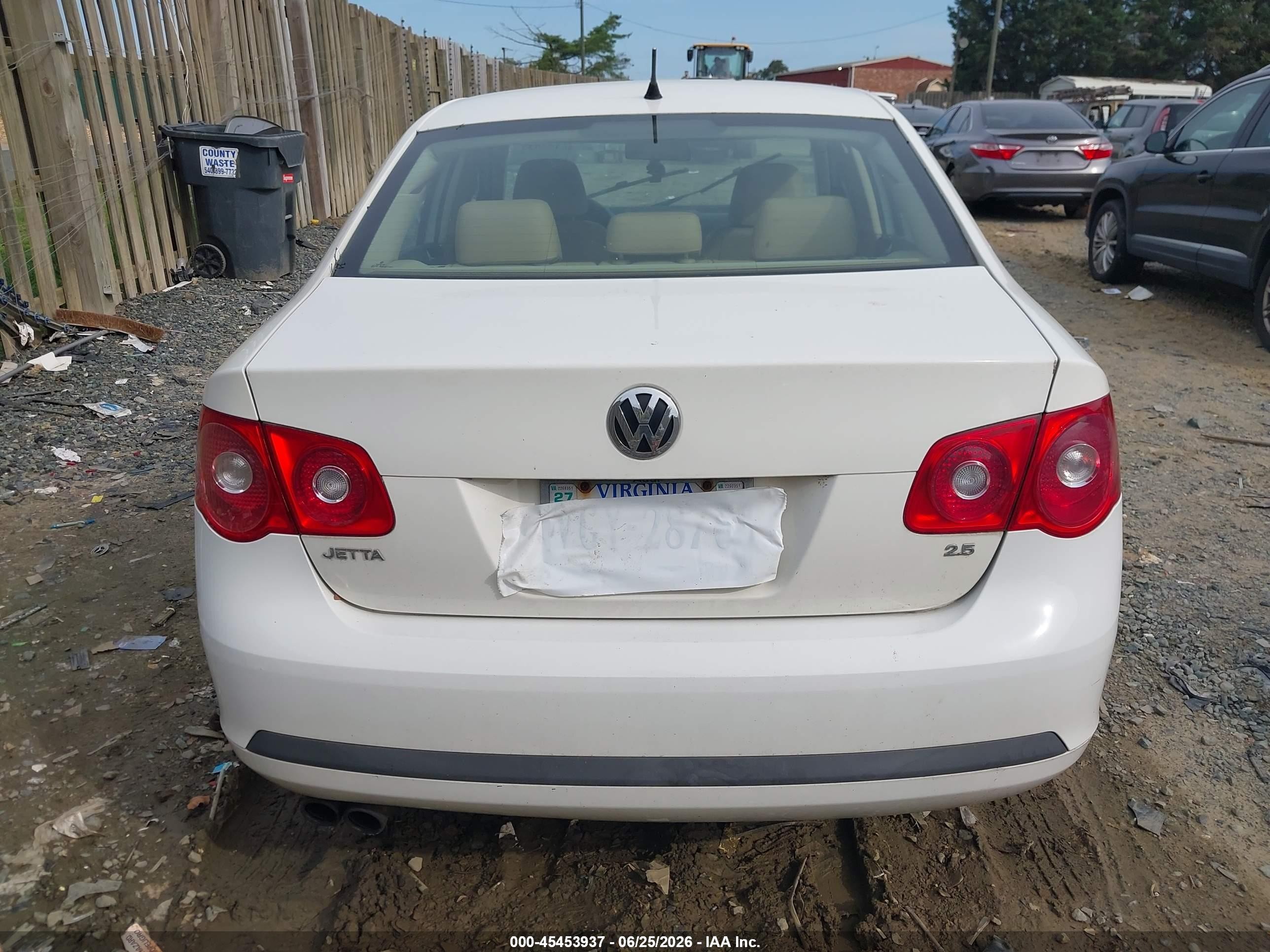 2007 Volkswagen Jetta Wolfsburg Edition White vin: 3VWEF71K17M163631