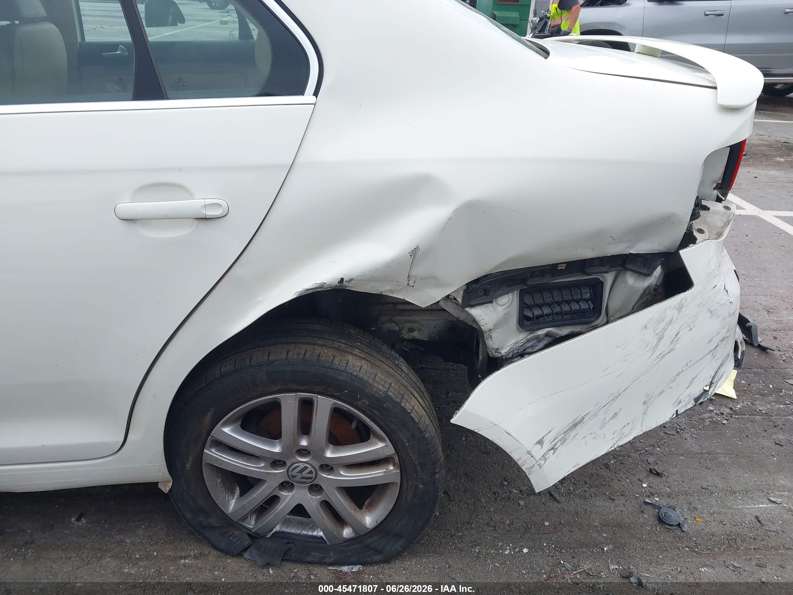 2007 Volkswagen Jetta Wolfsburg Edition Белый vin: 3VWEF71K27M119301