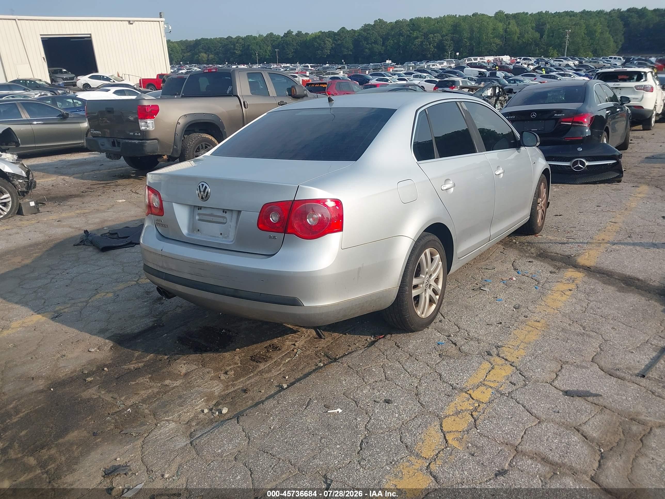 2007 Volkswagen Jetta Wolfsburg Edition Silver vin: 3VWEF71K57M133127
