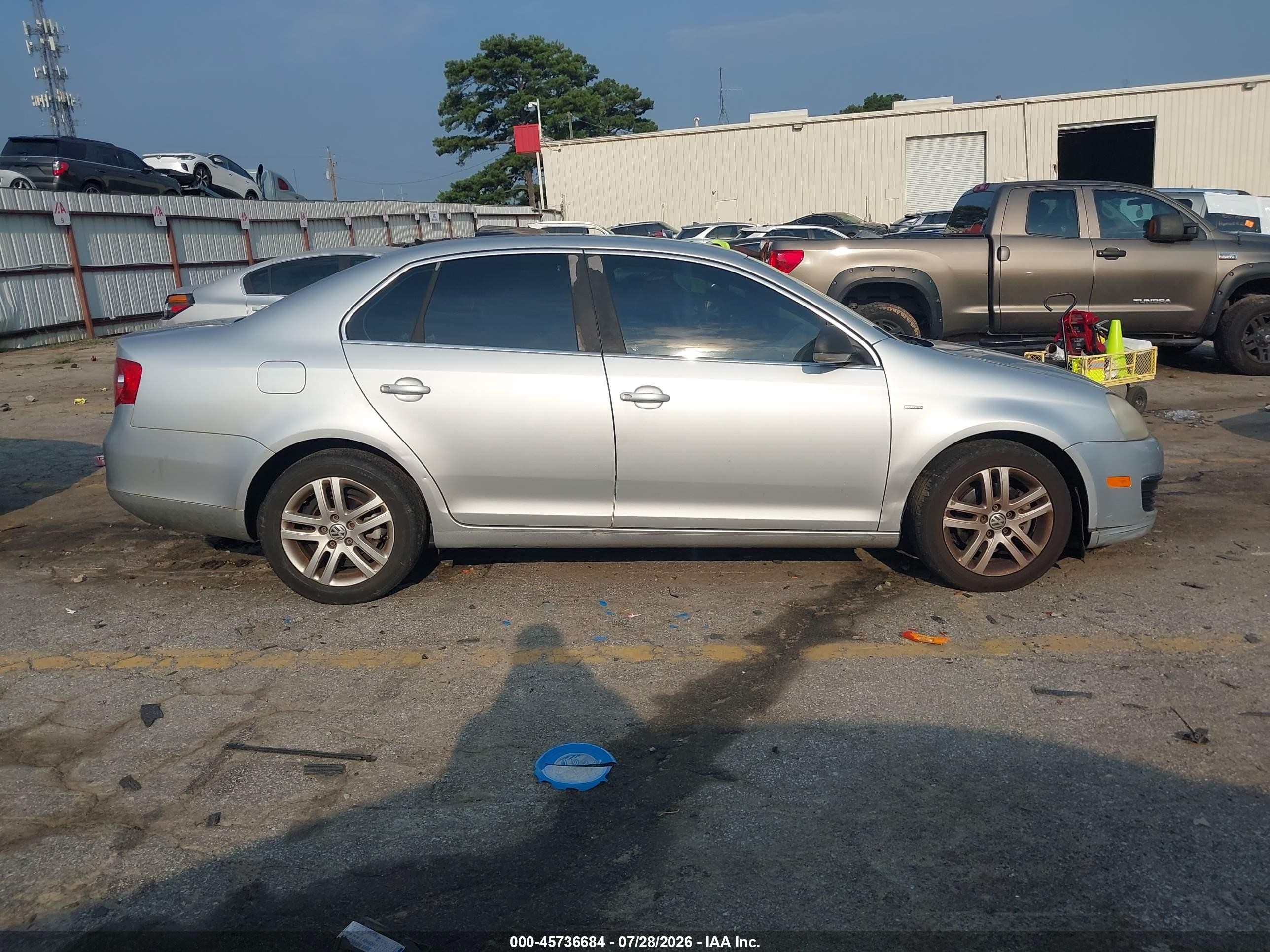 2007 Volkswagen Jetta Wolfsburg Edition Silver vin: 3VWEF71K57M133127