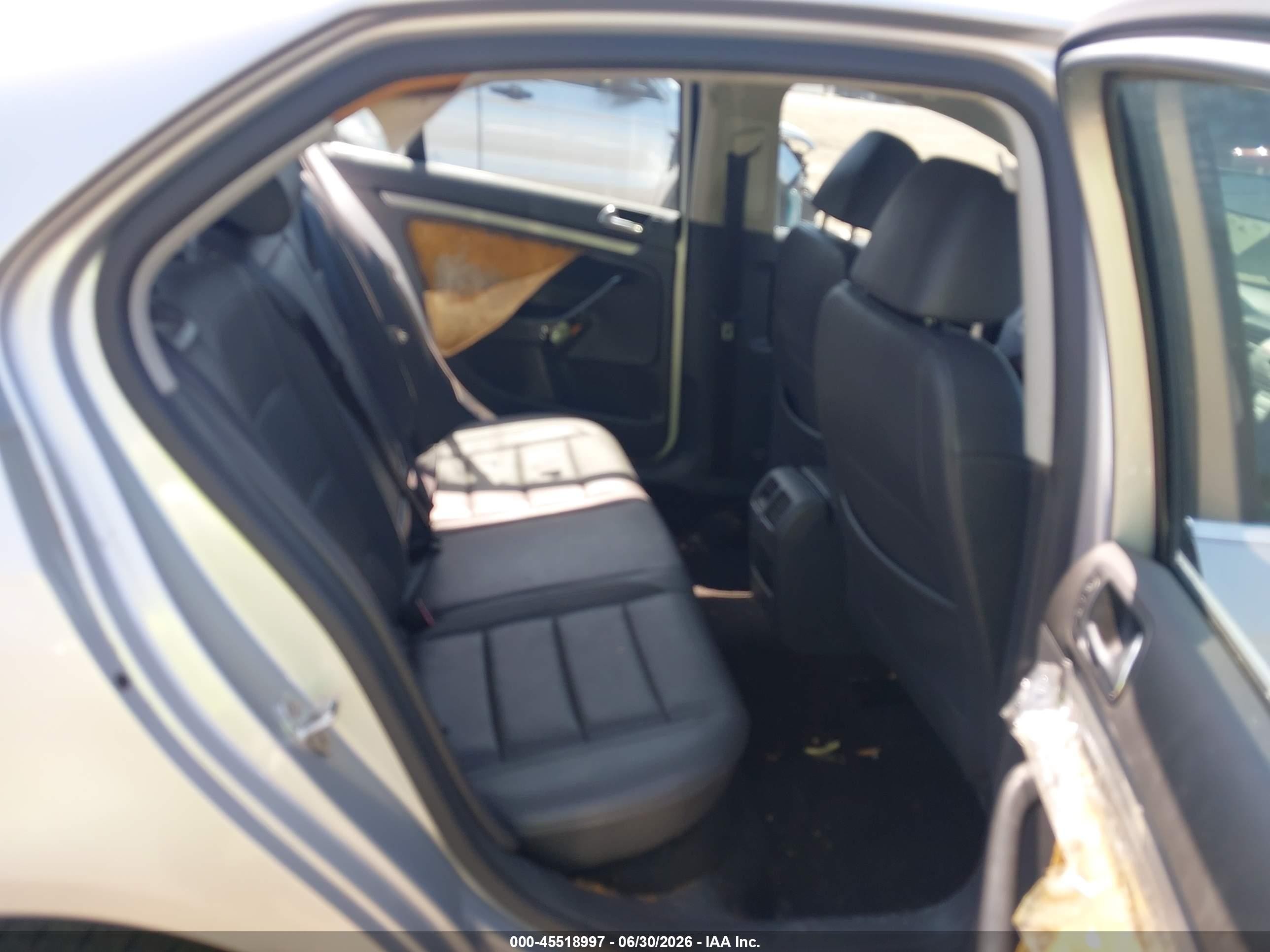 2007 Volkswagen Jetta Wolfsburg Edition Серебряный vin: 3VWEF71K77M084450