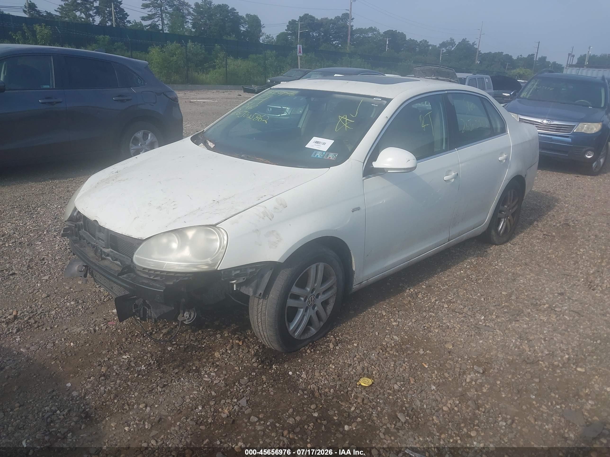 2007 Volkswagen Jetta Wolfsburg Edition White vin: 3VWEF71K97M140498