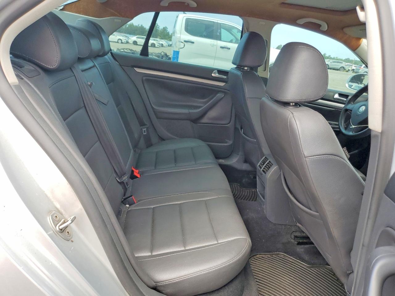 2007 Volkswagen Jetta Wolfsburg Silver vin: 3VWEF71K97M156345