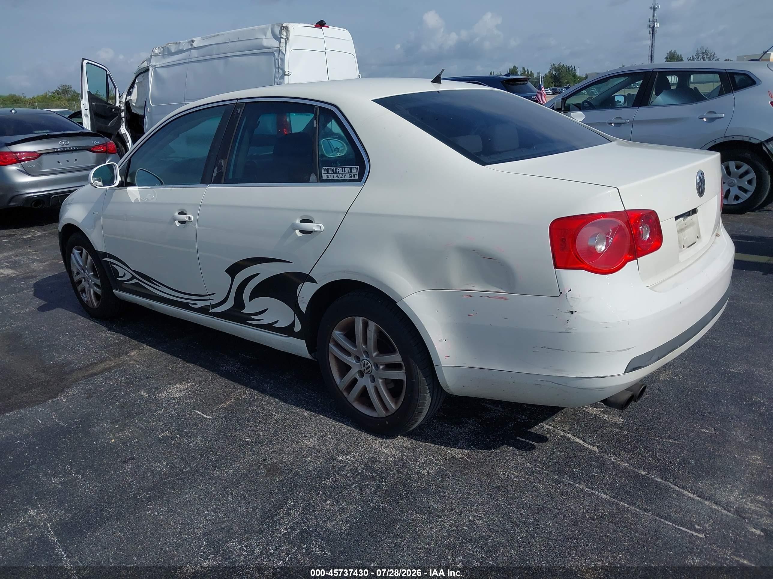 2007 Volkswagen Jetta Wolfsburg Edition White vin: 3VWEF71KX7M149114