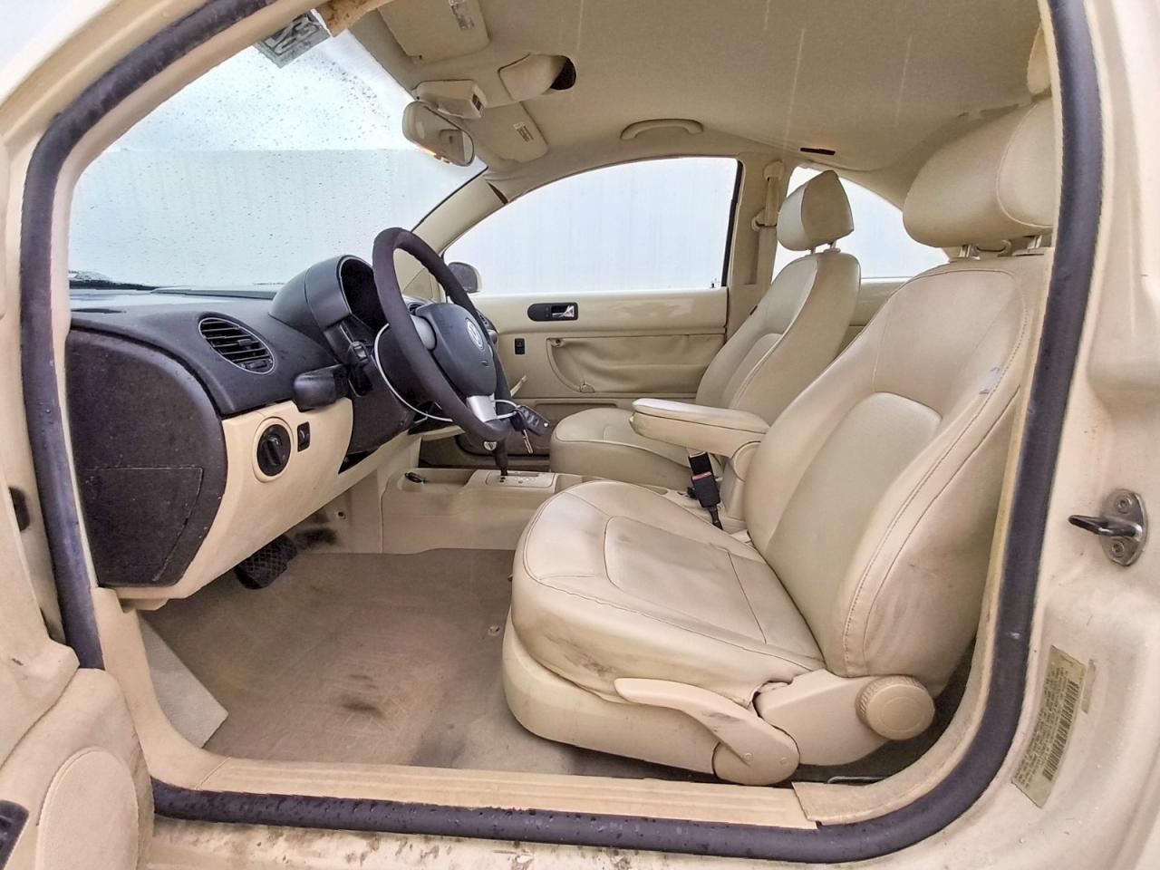 2007 Volkswagen New Beetle 2.5l Cream vin: 3VWEW31C97M518532