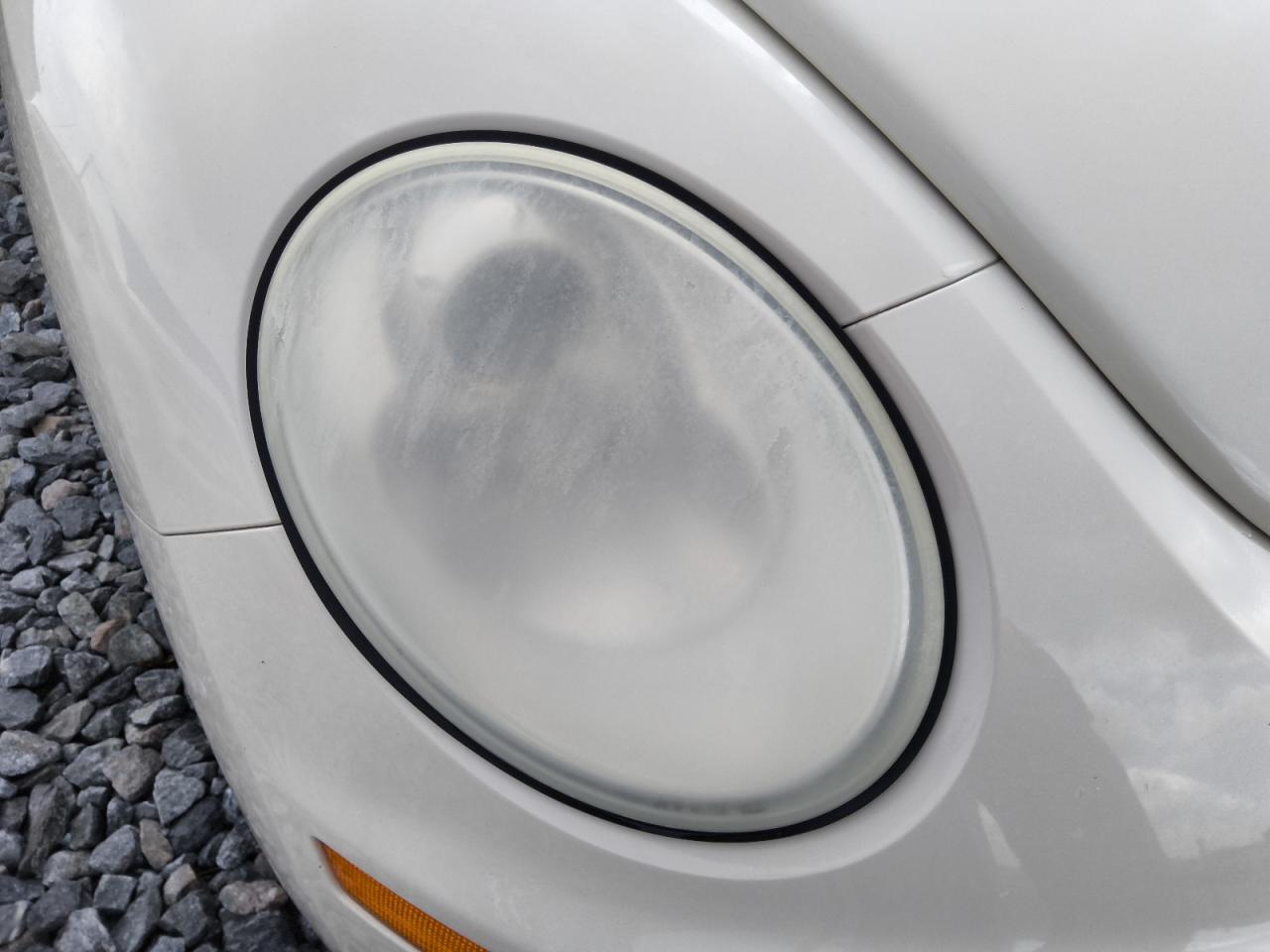 2007 Volkswagen New Beetle 2.5l Cream vin: 3VWEW31C97M518532 Damage: Right Head Lamp, Broken, Replacement Required
