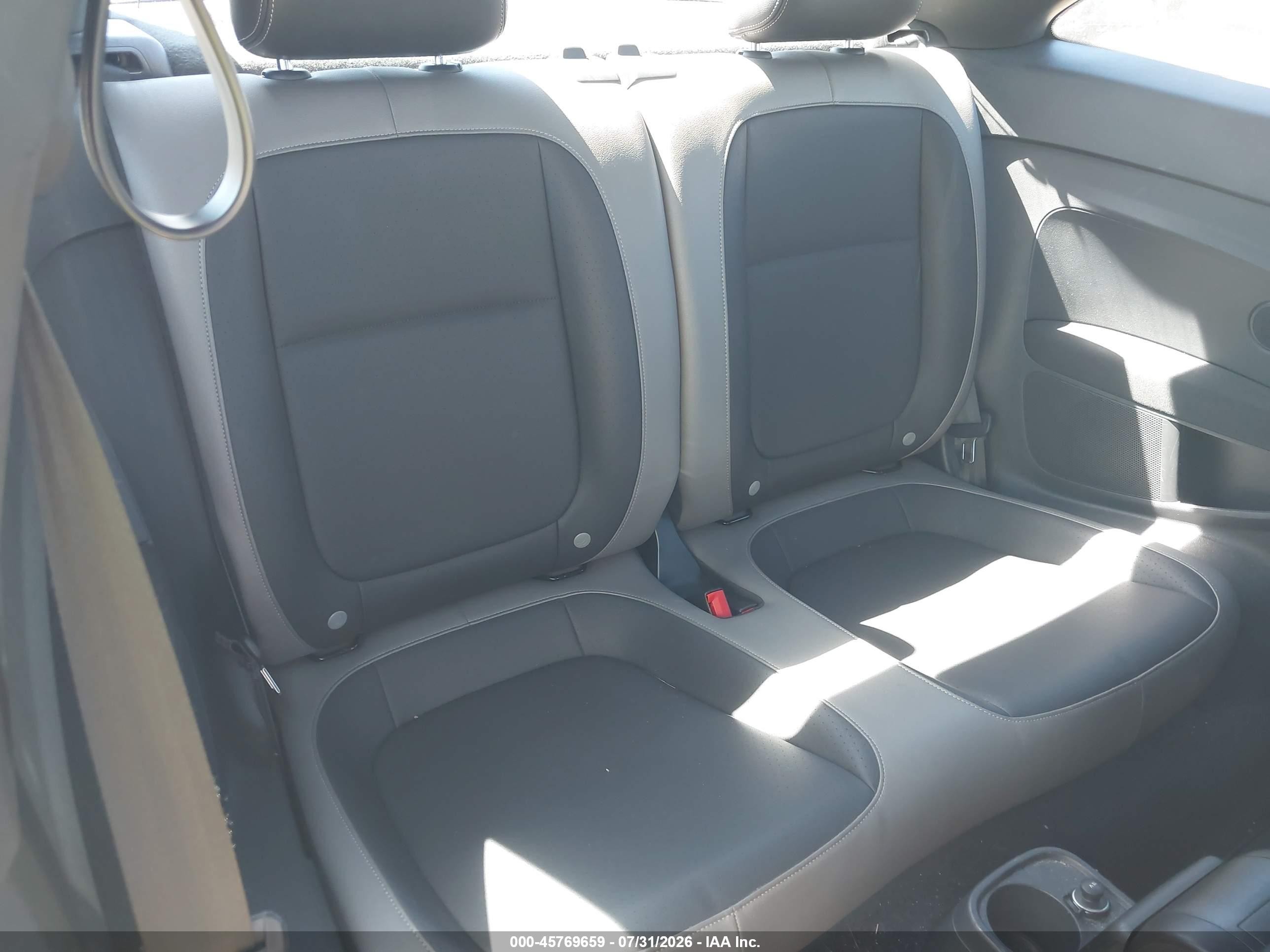 2015 Volkswagen Beetle 1.8t Fleet Edition Желтый vin: 3VWF17AT0FM608502