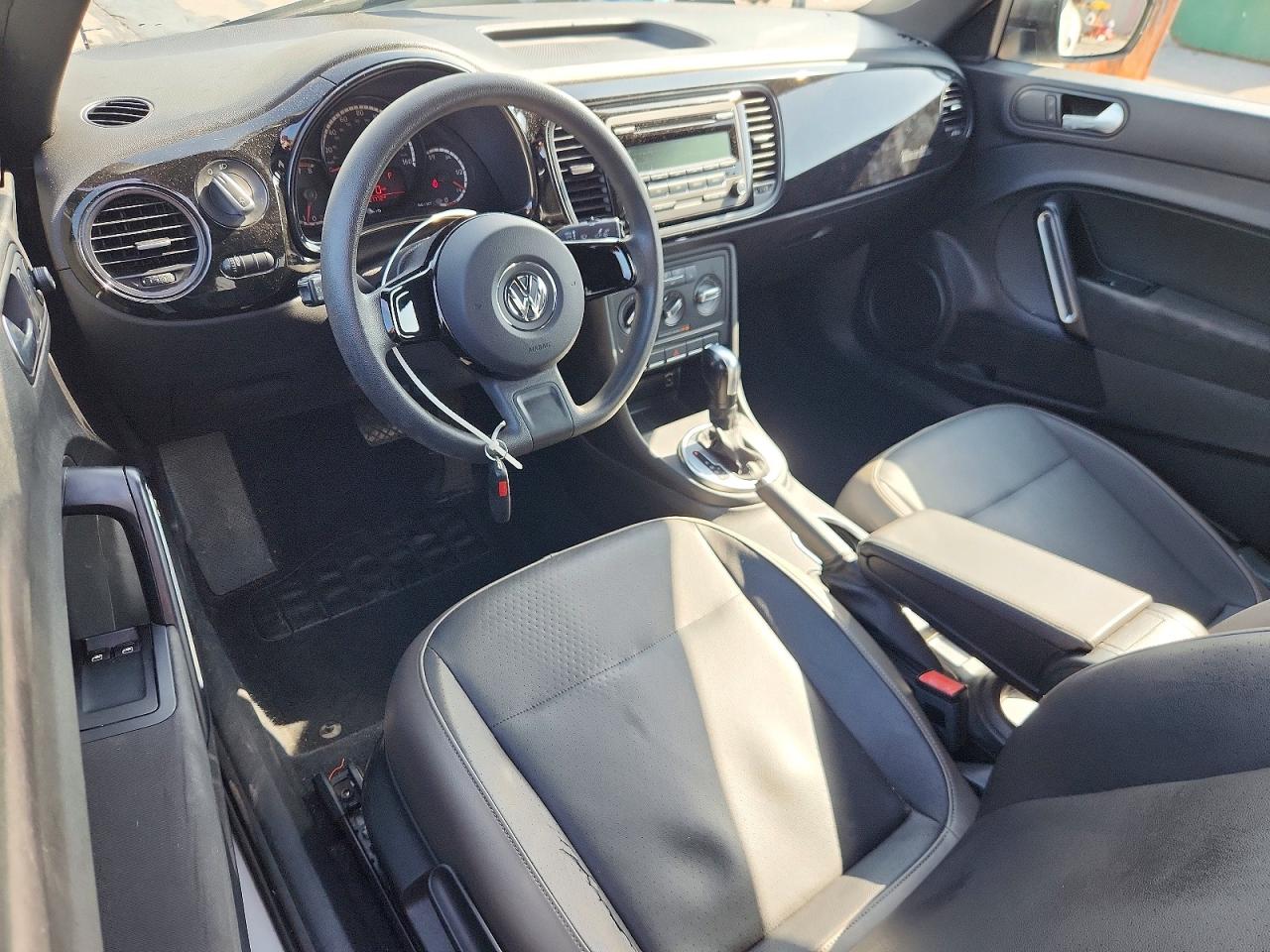 2015 Volkswagen Beetle 1.8t White vin: 3VWF17AT0FM643010