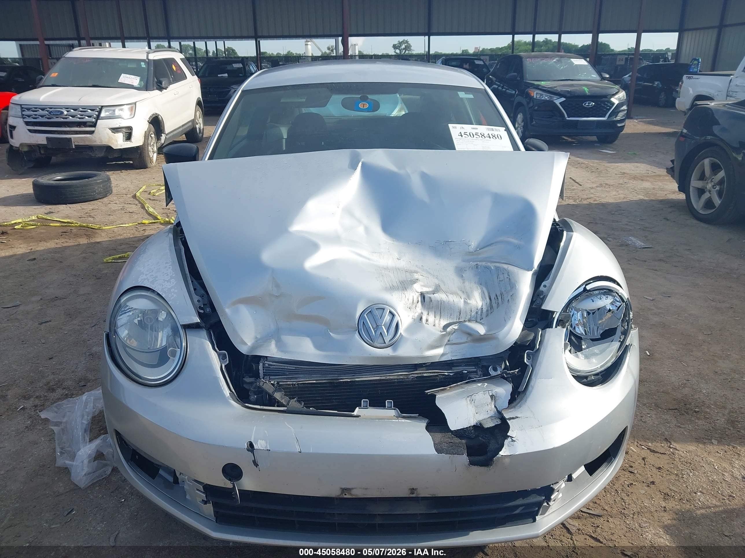 2014 Volkswagen Beetle 1.8t Entry Silver vin: 3VWF17AT1EM633696