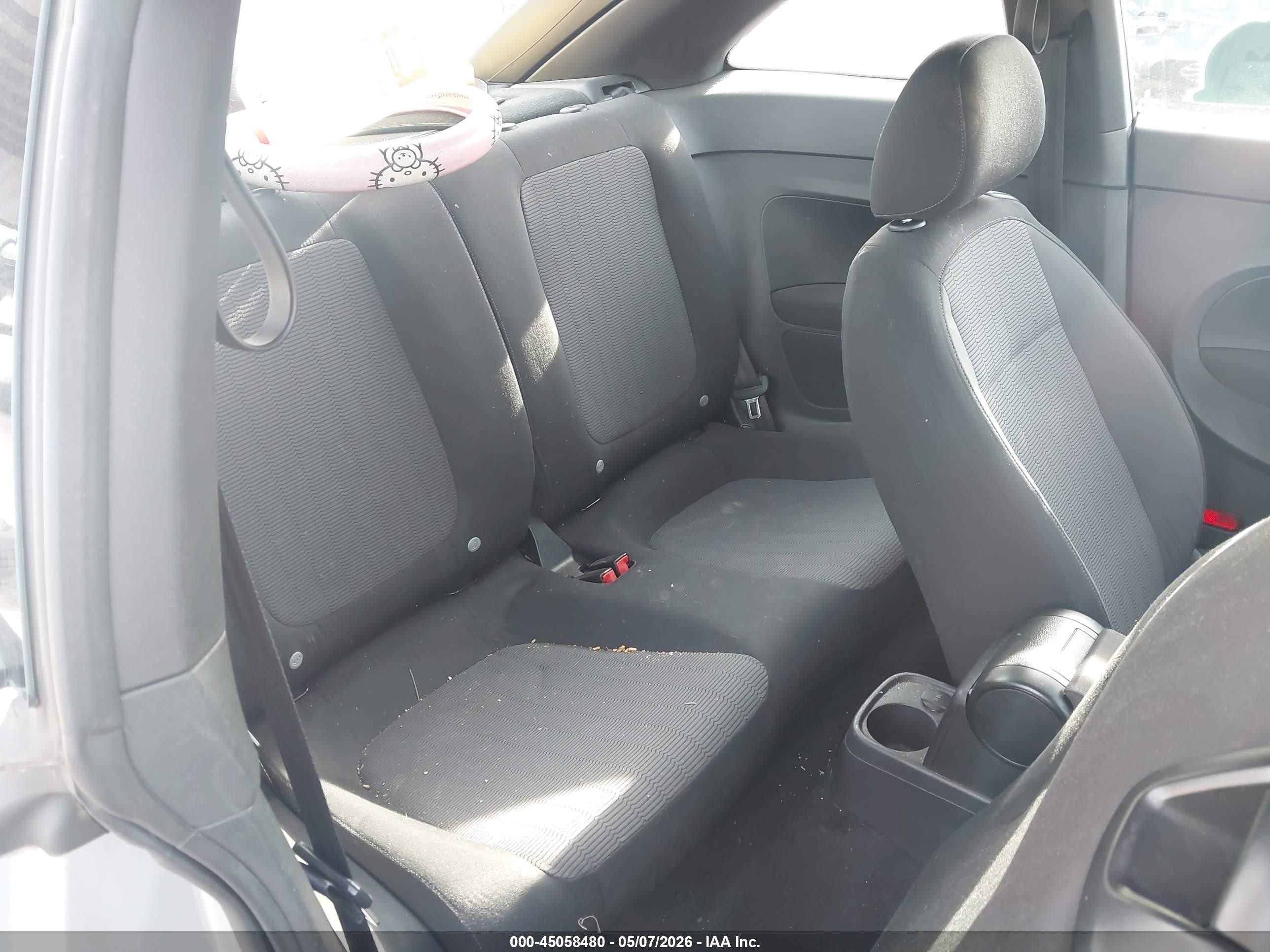 2014 Volkswagen Beetle 1.8t Entry Silver vin: 3VWF17AT1EM633696