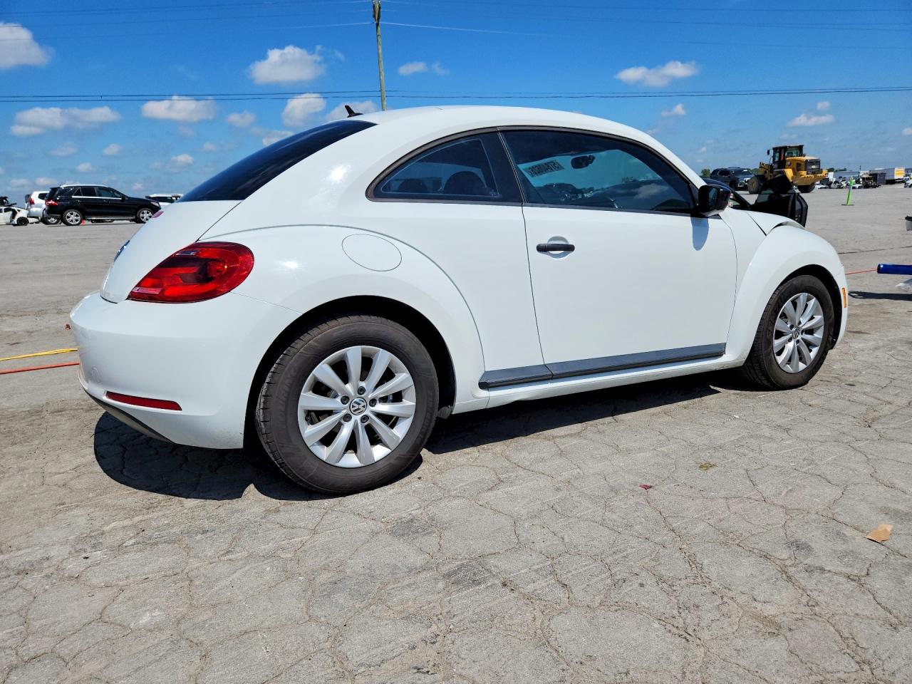 2015 Volkswagen Beetle 1.8t White vin: 3VWF17AT1FM651567