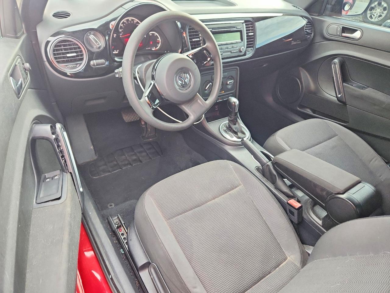2014 Volkswagen Beetle Red vin: 3VWF17AT2EM640267
