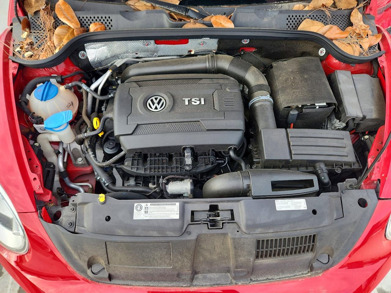 2014 Volkswagen Beetle Red vin: 3VWF17AT2EM640267