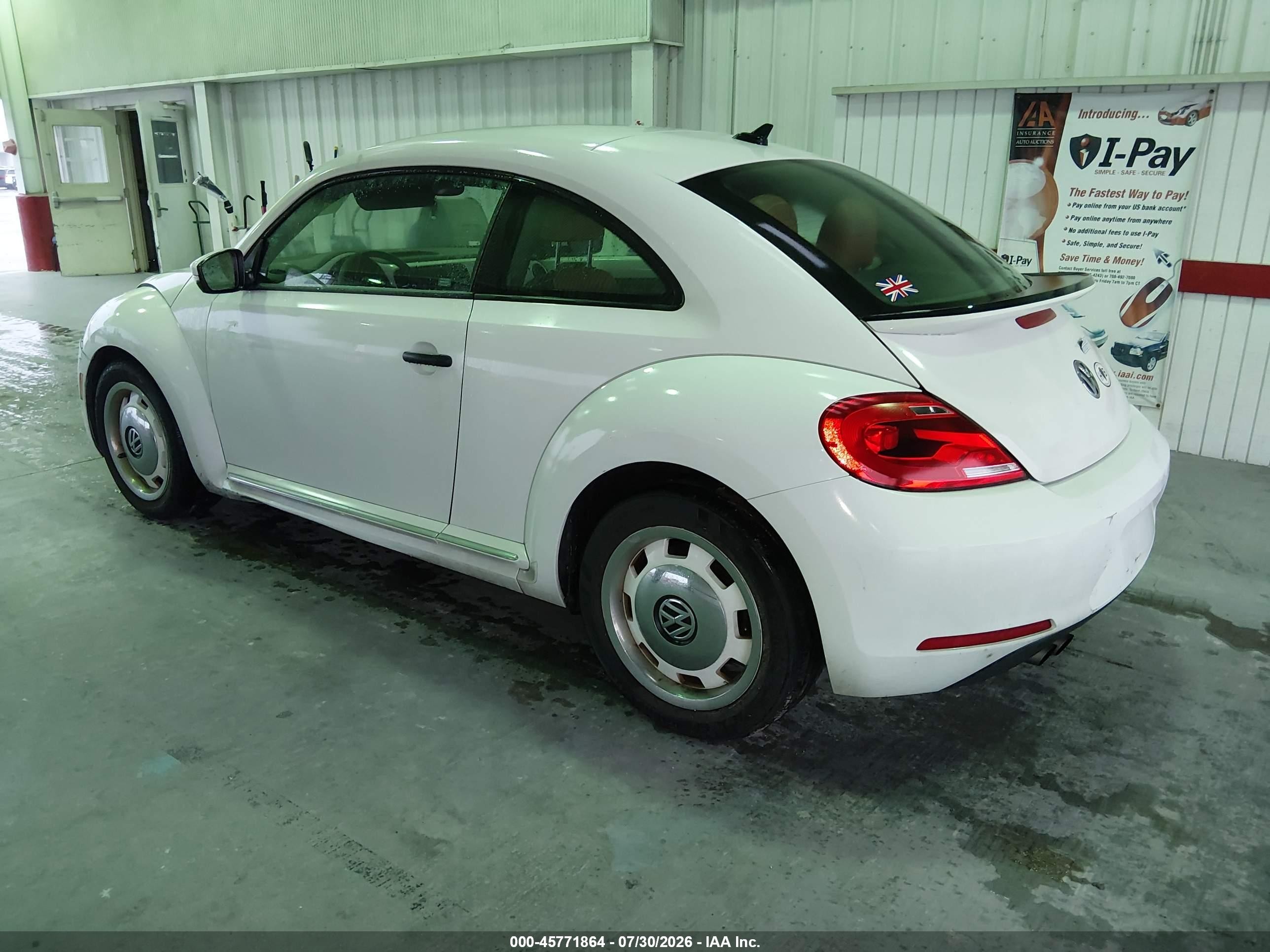 2015 Volkswagen Beetle 1.8t Classic White vin: 3VWF17AT2FM651948