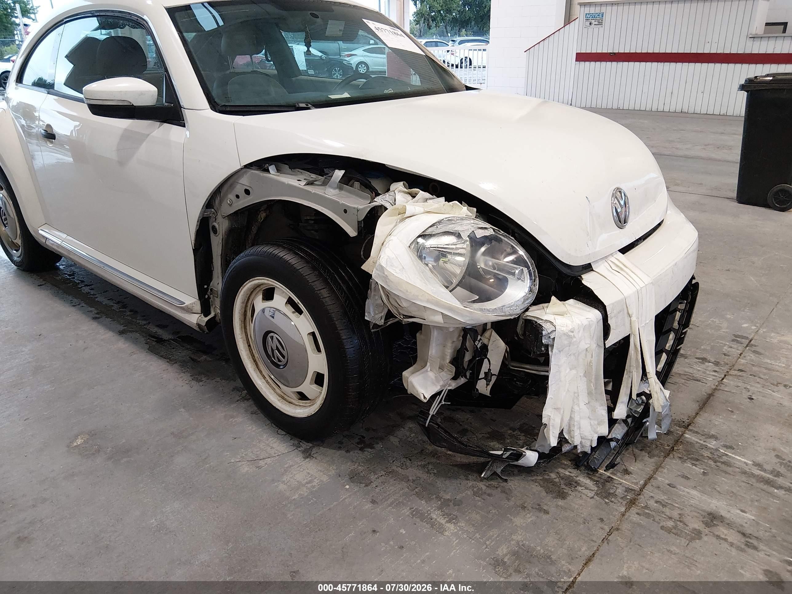 2015 Volkswagen Beetle 1.8t Classic White vin: 3VWF17AT2FM651948