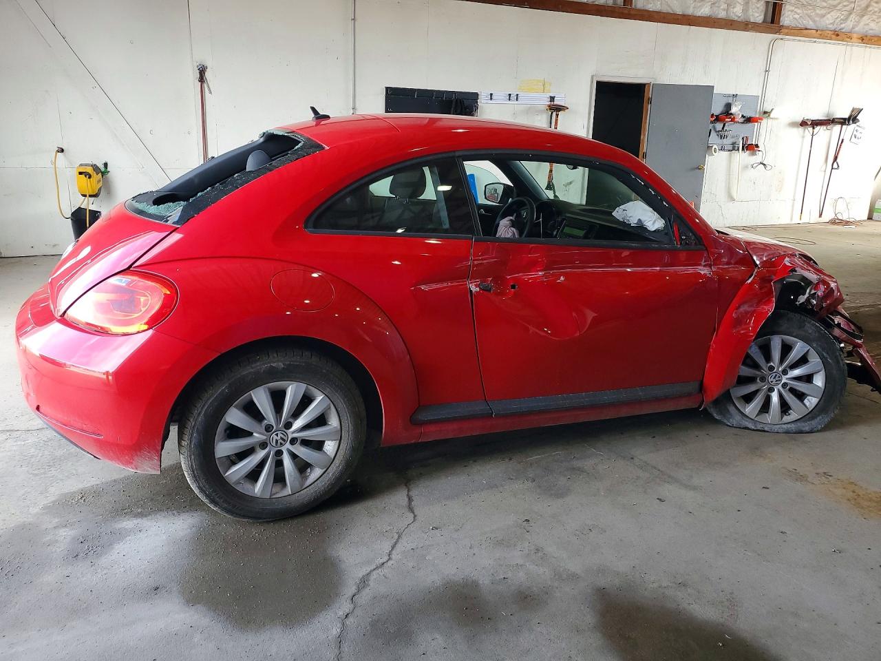 2014 Volkswagen Beetle Red vin: 3VWF17AT3EM640973