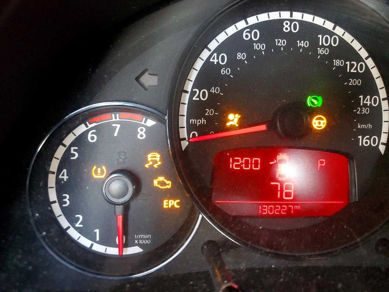 2014 Volkswagen Beetle Red vin: 3VWF17AT3EM640973
