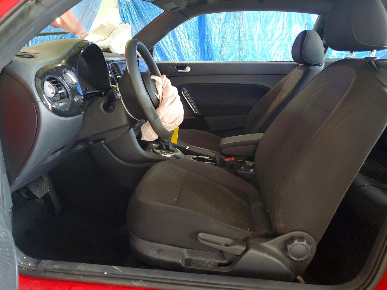 2014 Volkswagen Beetle Red vin: 3VWF17AT3EM640973