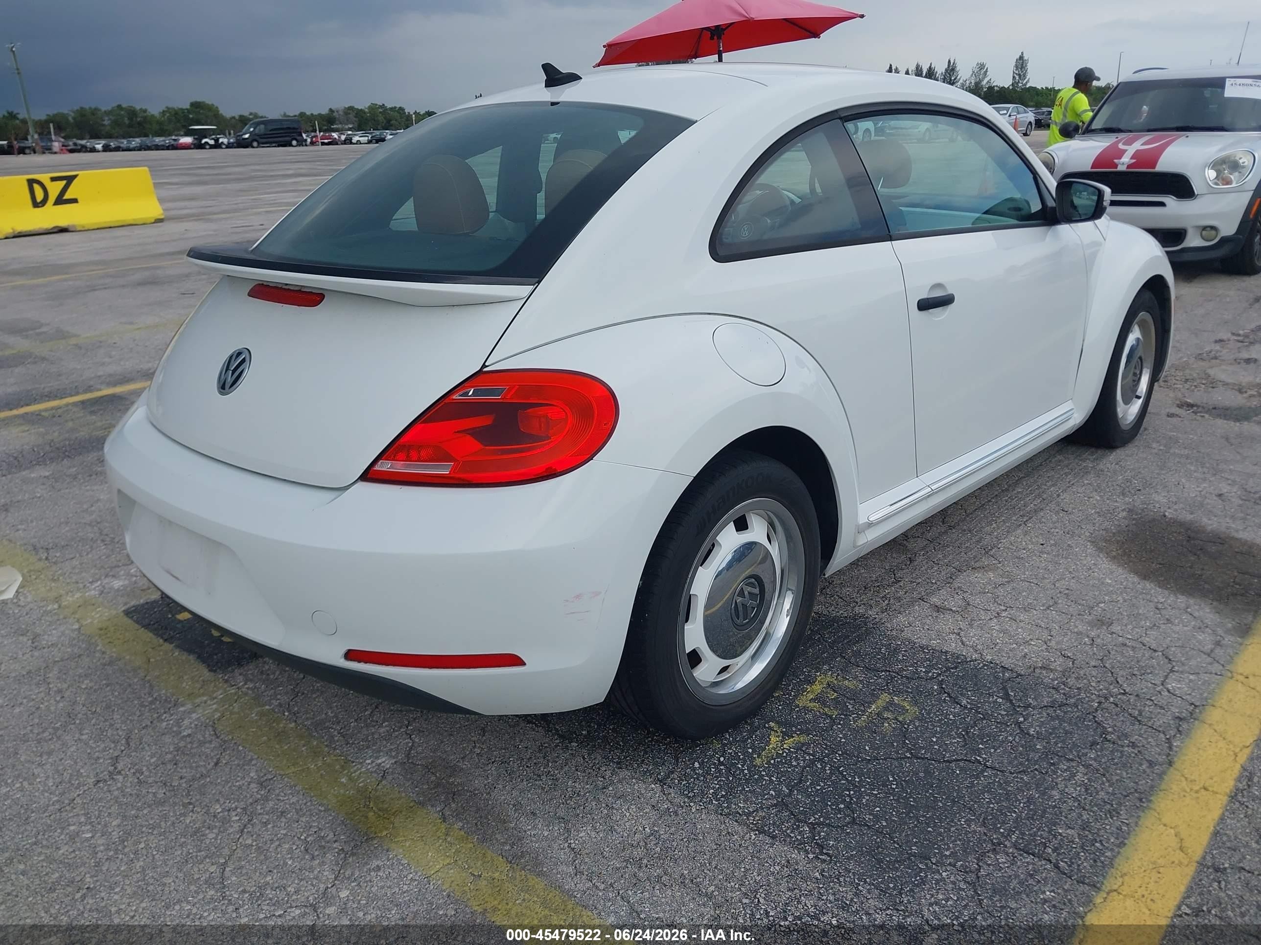 2015 Volkswagen Beetle 1.8t Classic White vin: 3VWF17AT3FM653675
