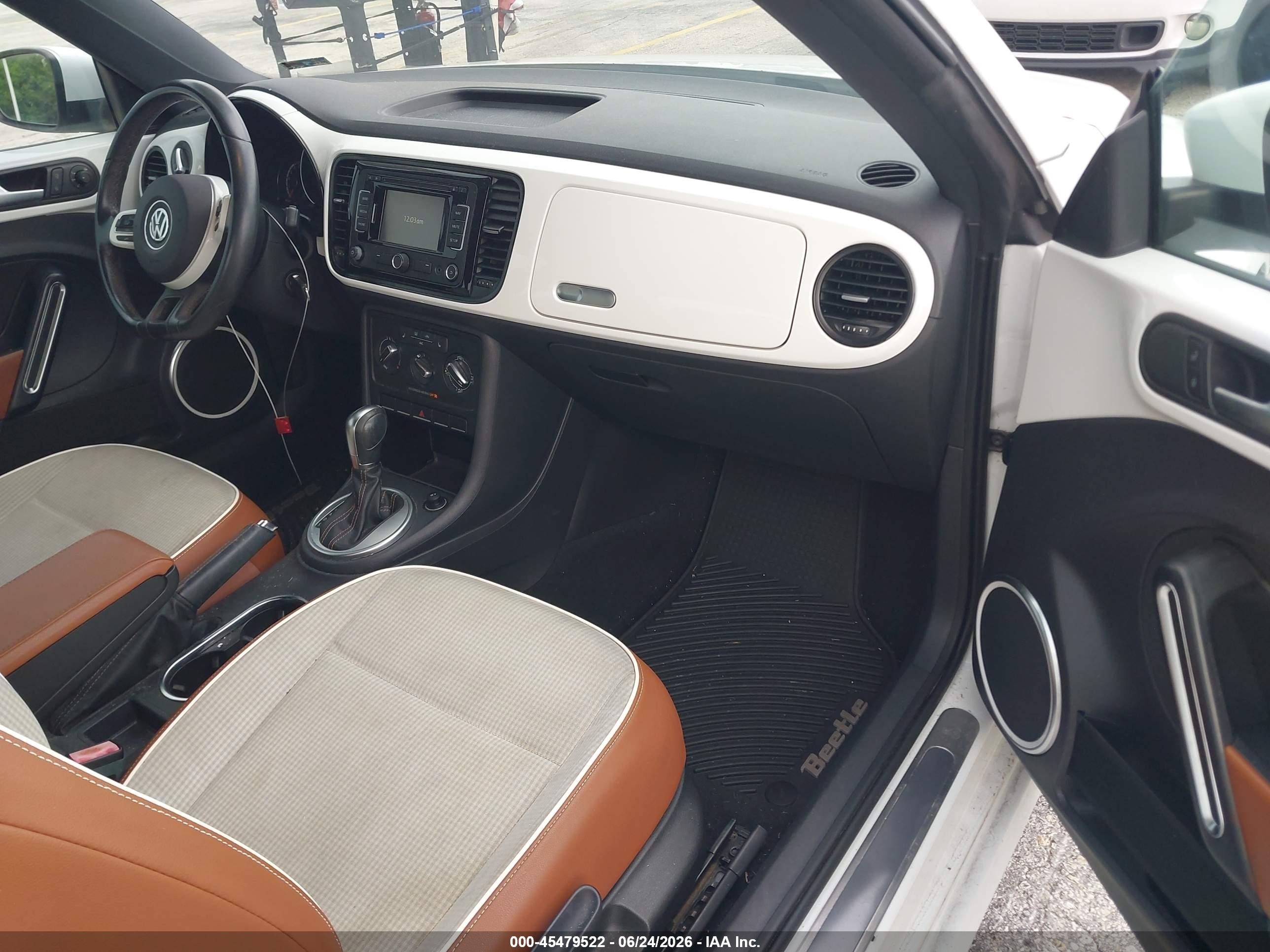 2015 Volkswagen Beetle 1.8t Classic White vin: 3VWF17AT3FM653675