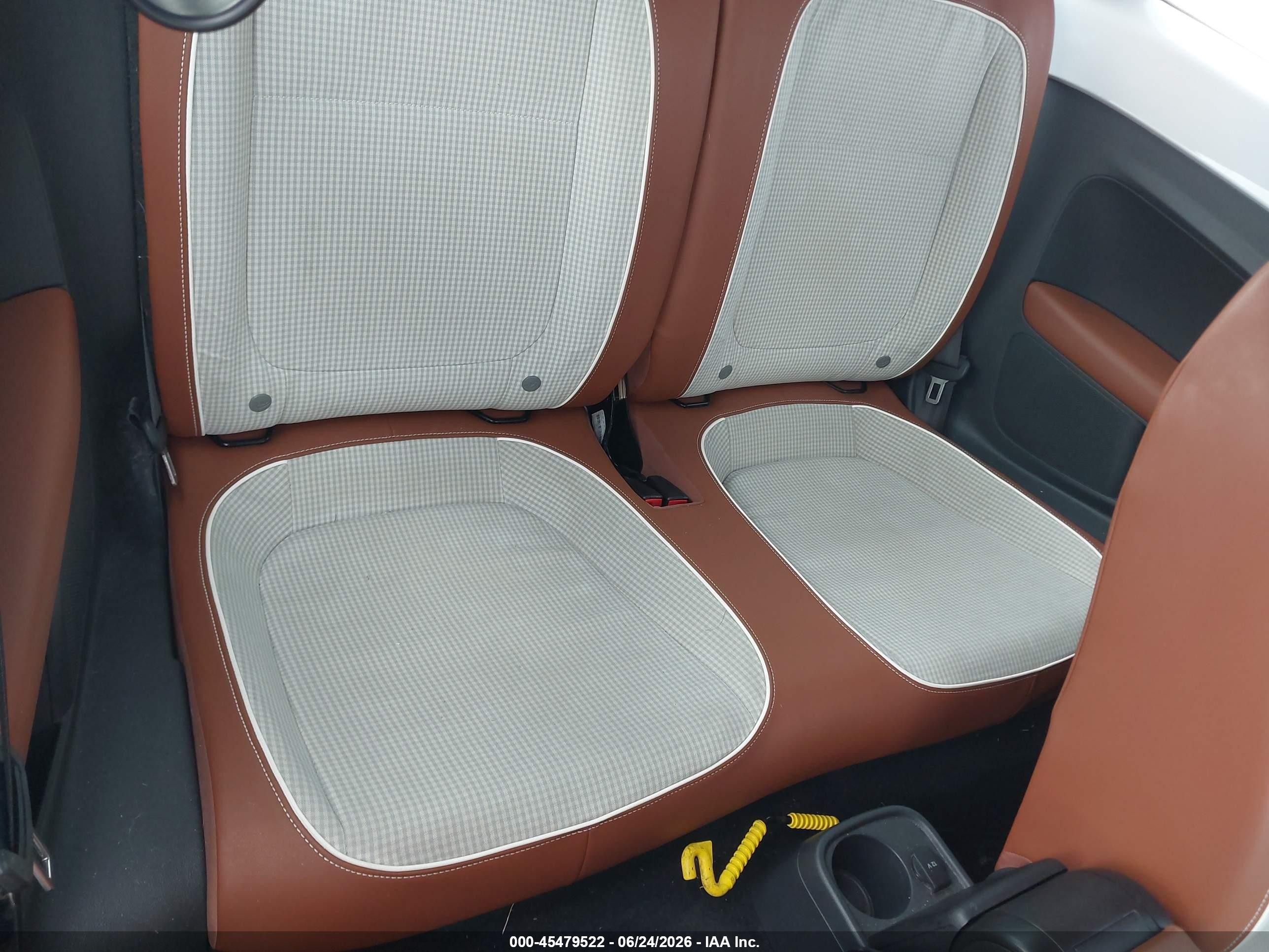 2015 Volkswagen Beetle 1.8t Classic White vin: 3VWF17AT3FM653675