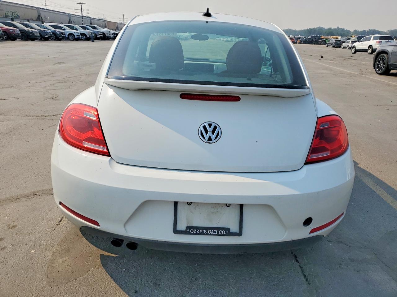 2015 Volkswagen Beetle 1.8t Белый vin: 3VWF17AT3FM655829