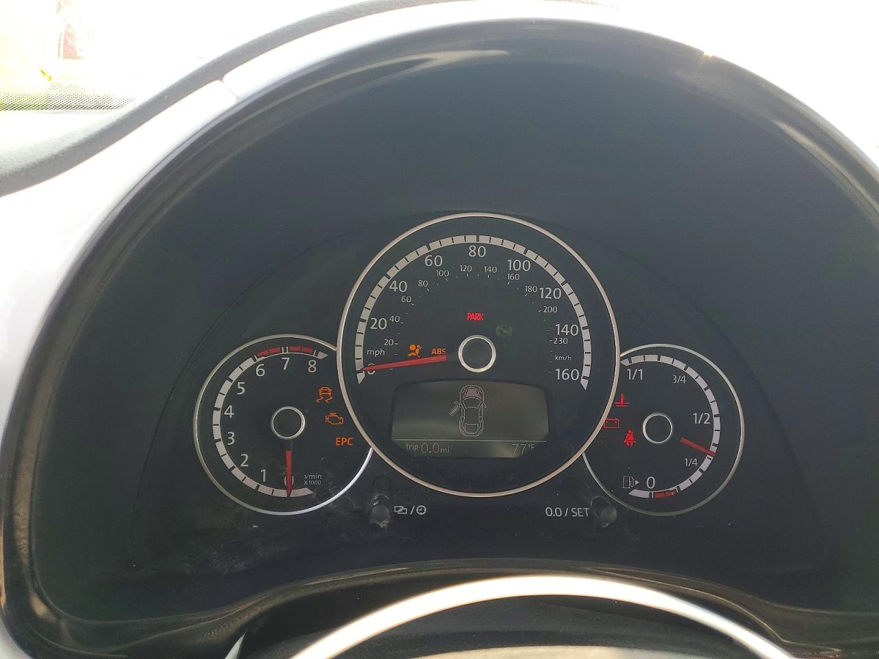 2015 Volkswagen Beetle 1.8t Белый vin: 3VWF17AT3FM655829