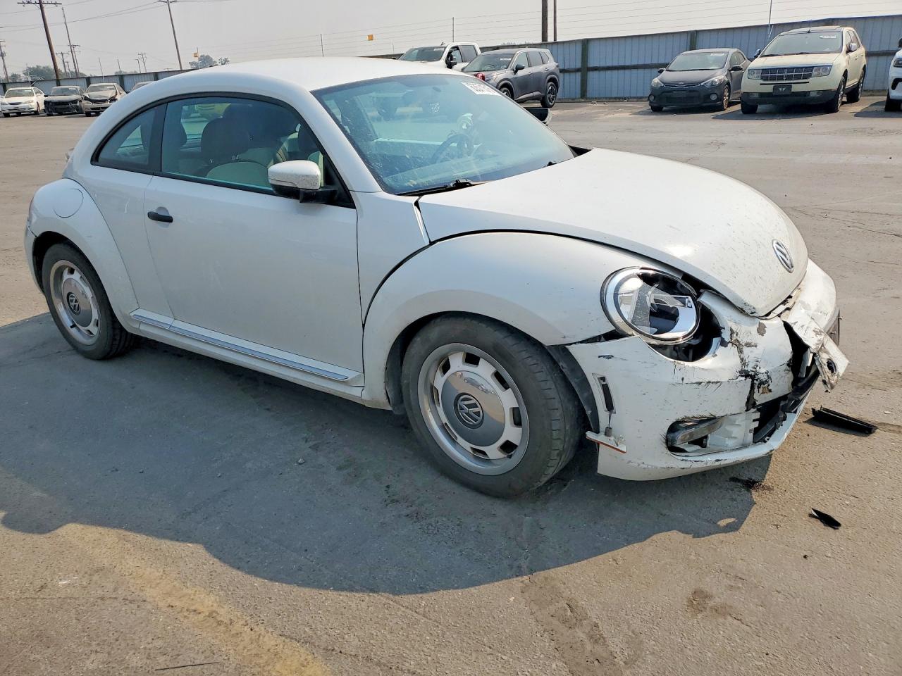 2015 Volkswagen Beetle 1.8t Белый vin: 3VWF17AT3FM655829