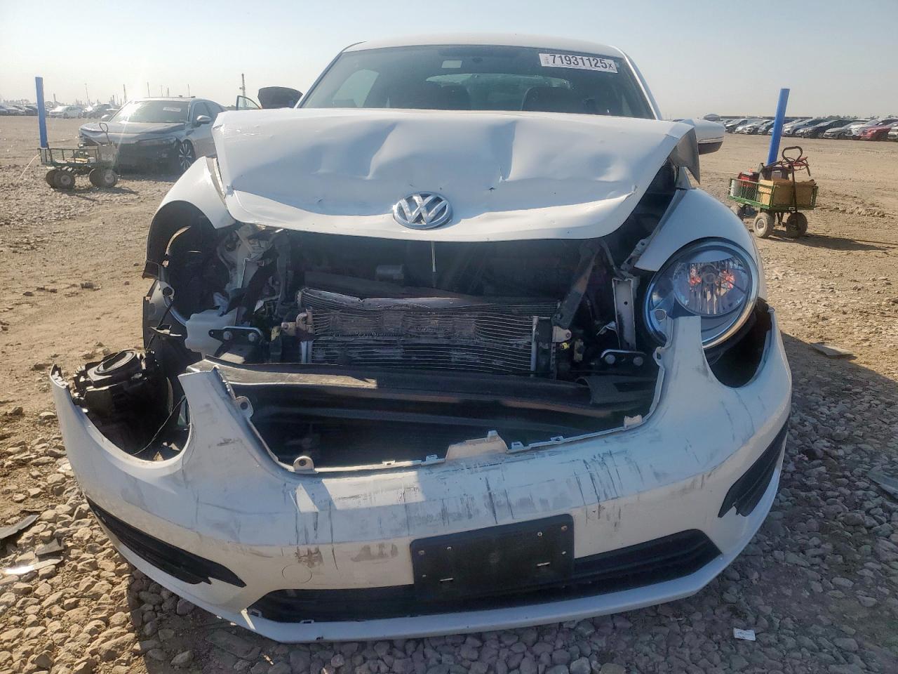2017 Volkswagen Beetle 1.8t White vin: 3VWF17AT4HM618856