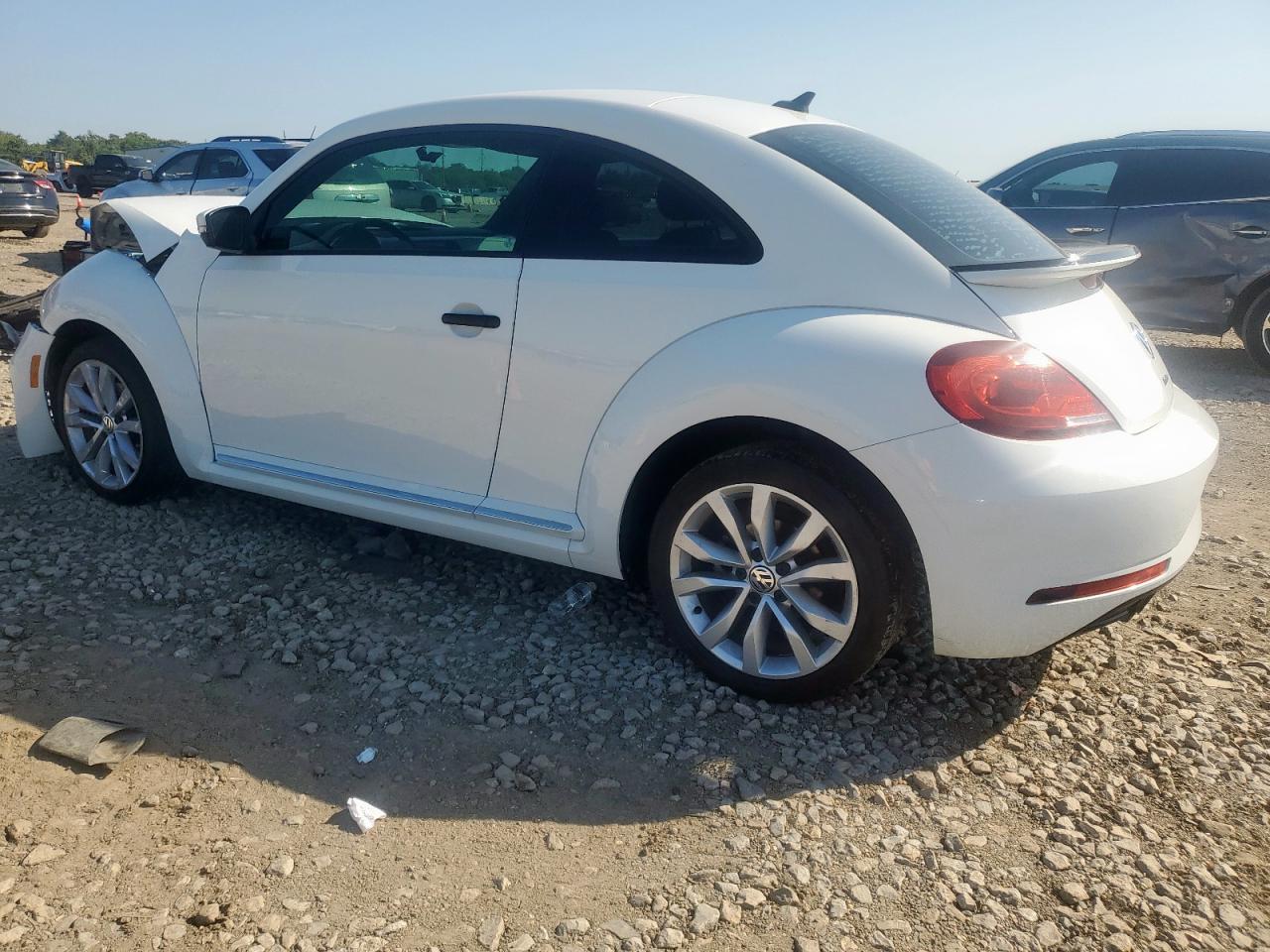 2017 Volkswagen Beetle 1.8t White vin: 3VWF17AT4HM618856