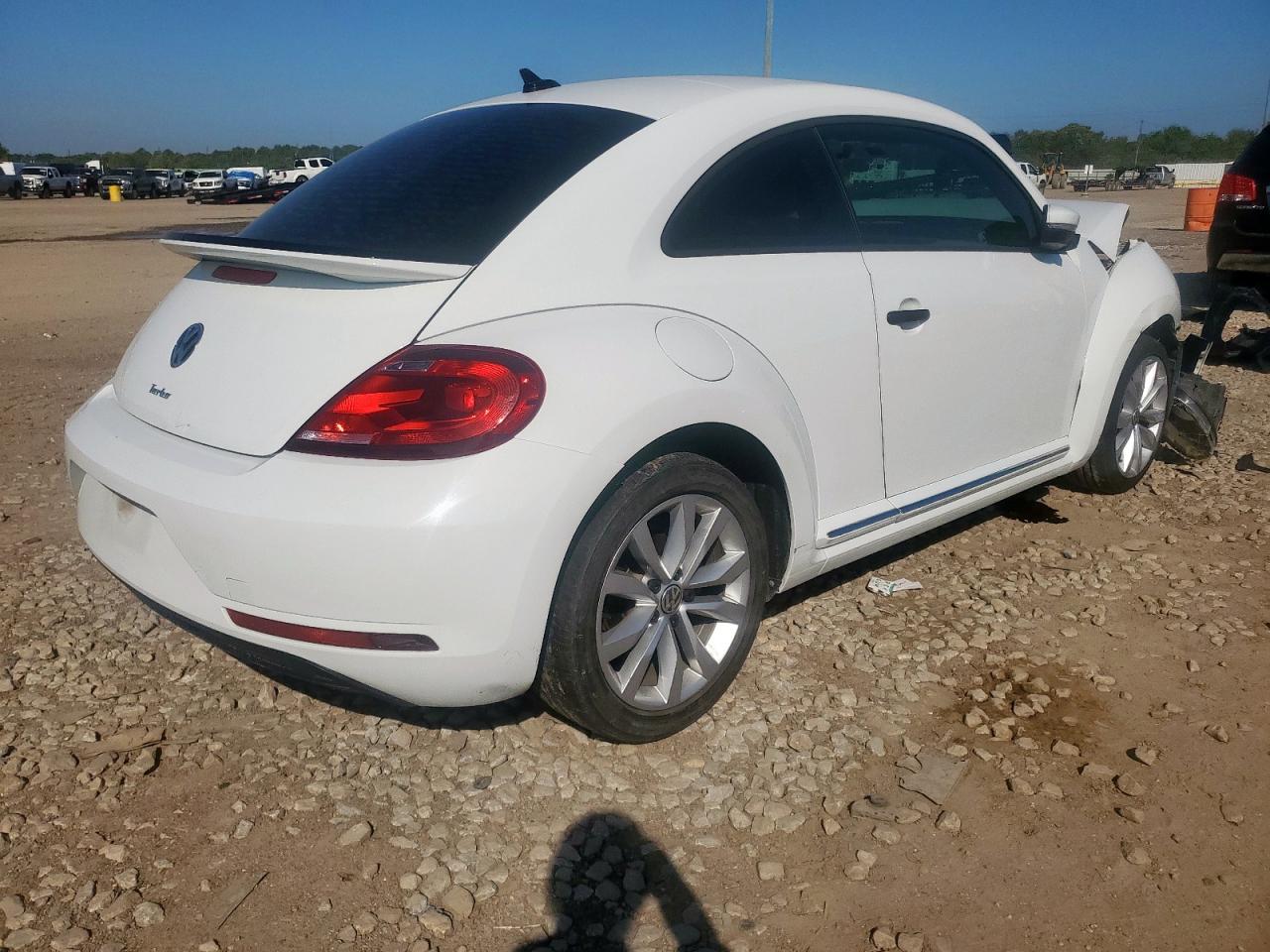 2017 Volkswagen Beetle 1.8t White vin: 3VWF17AT4HM618856
