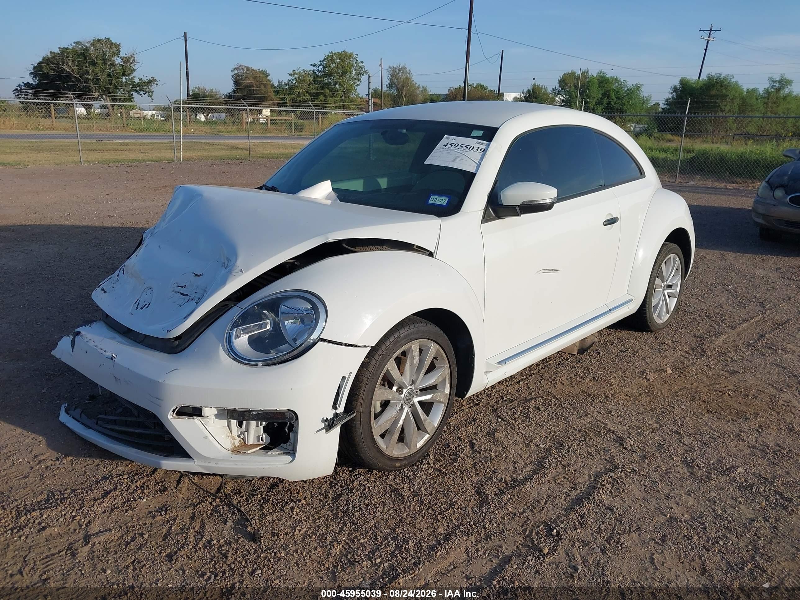 2017 Volkswagen Beetle #pinkbeetle/1.8t Classic/1.8t S Белый vin: 3VWF17AT4HM618856