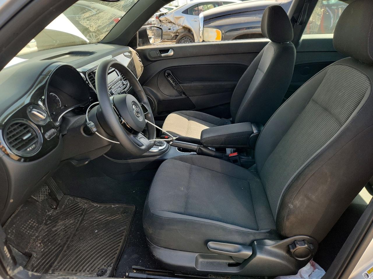 2014 Volkswagen Beetle Silver vin: 3VWF17AT5EM636911
