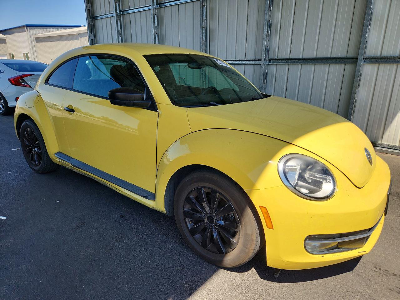 2015 Volkswagen Beetle 1.8t Yellow vin: 3VWF17AT5FM637428