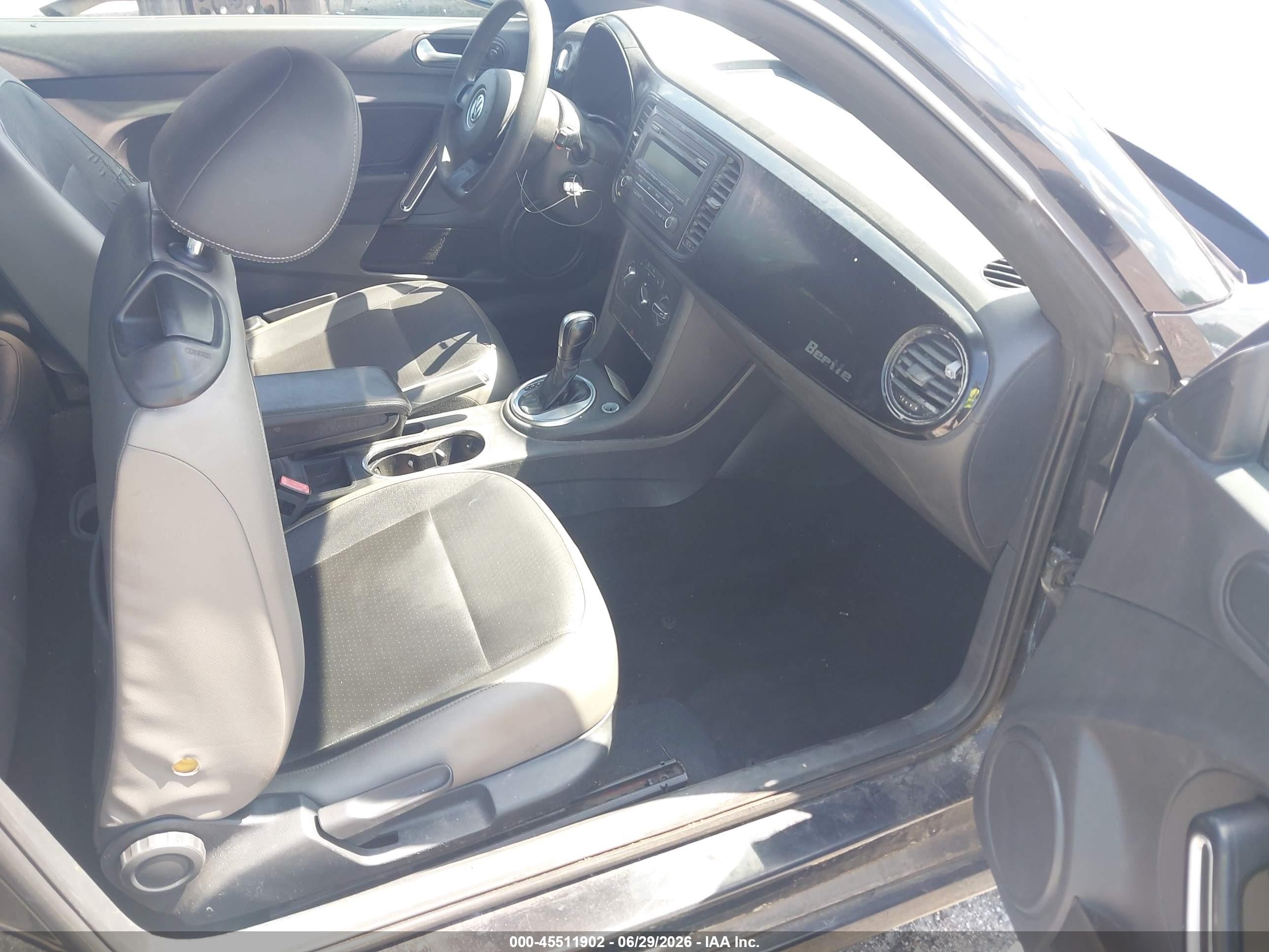 2015 Volkswagen Beetle 1.8t Fleet Edition Black vin: 3VWF17AT5FM640751