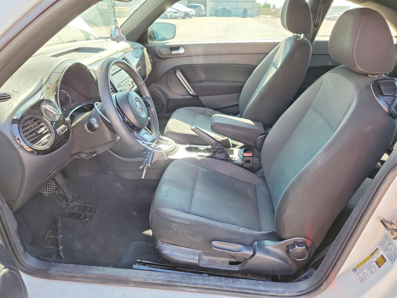 2014 Volkswagen Beetle Белый vin: 3VWF17AT6EM642779
