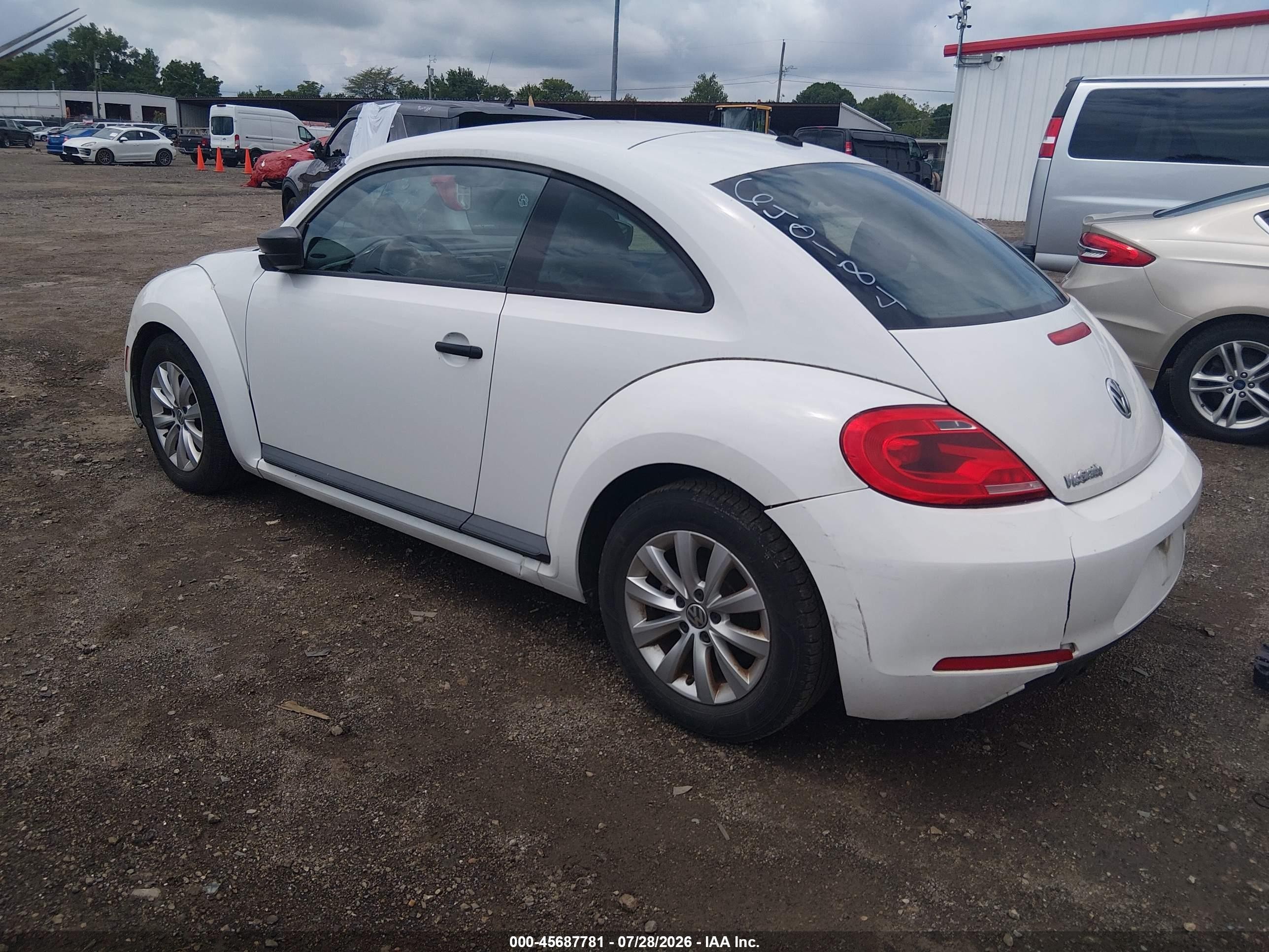 2015 Volkswagen Beetle 1.8t Fleet Edition White vin: 3VWF17AT7FM640184