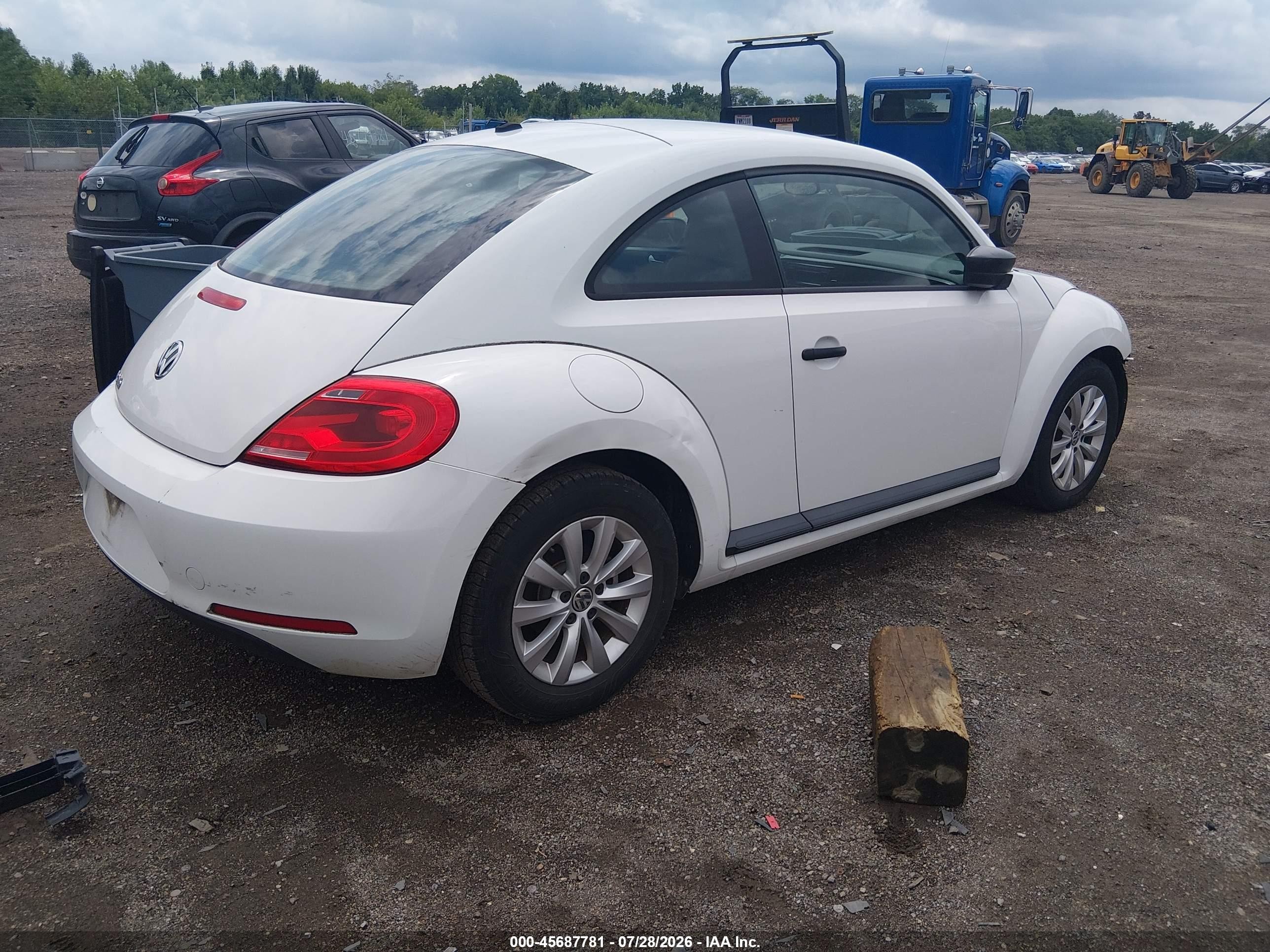 2015 Volkswagen Beetle 1.8t Fleet Edition White vin: 3VWF17AT7FM640184