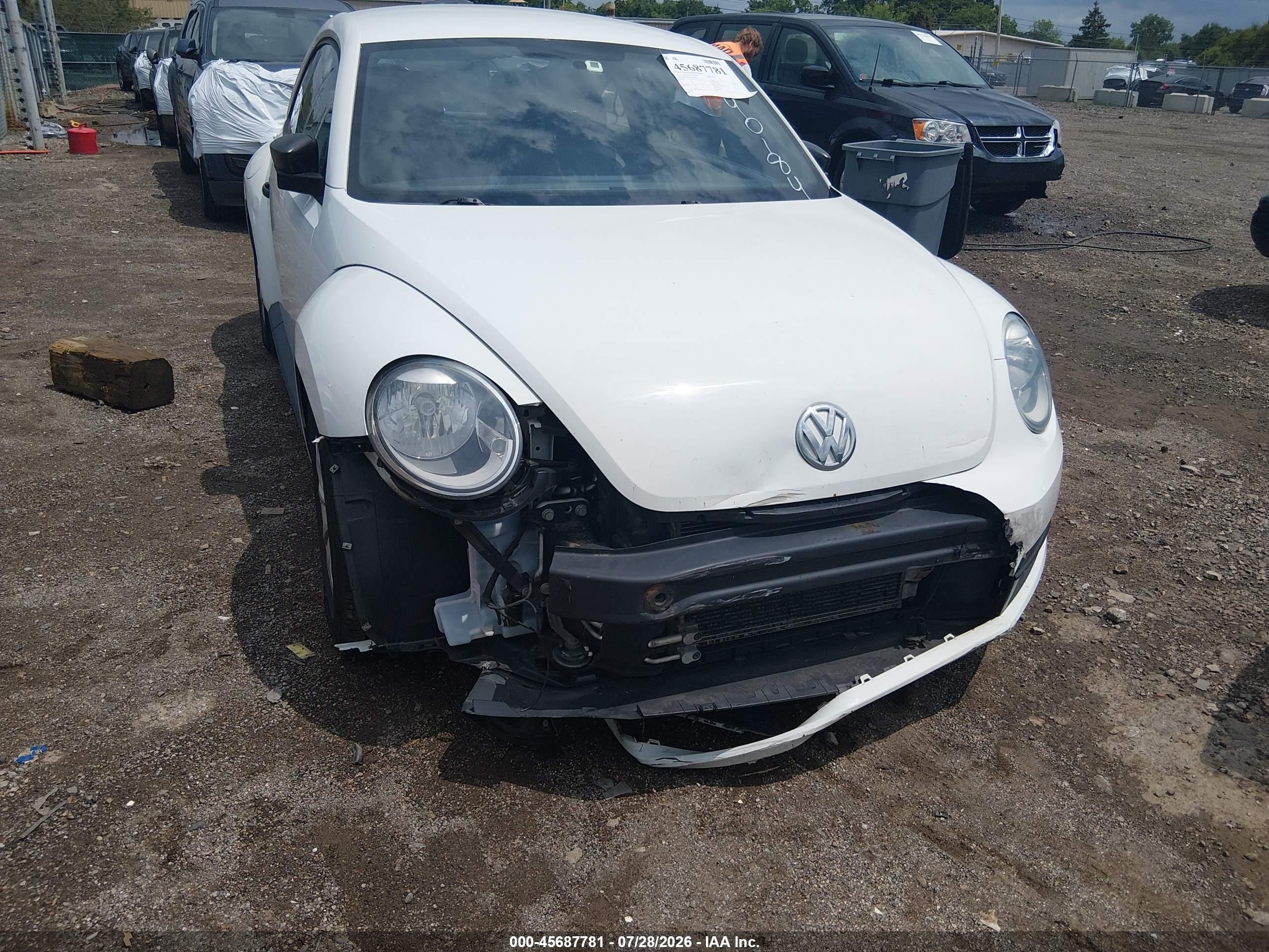 2015 Volkswagen Beetle 1.8t Fleet Edition White vin: 3VWF17AT7FM640184