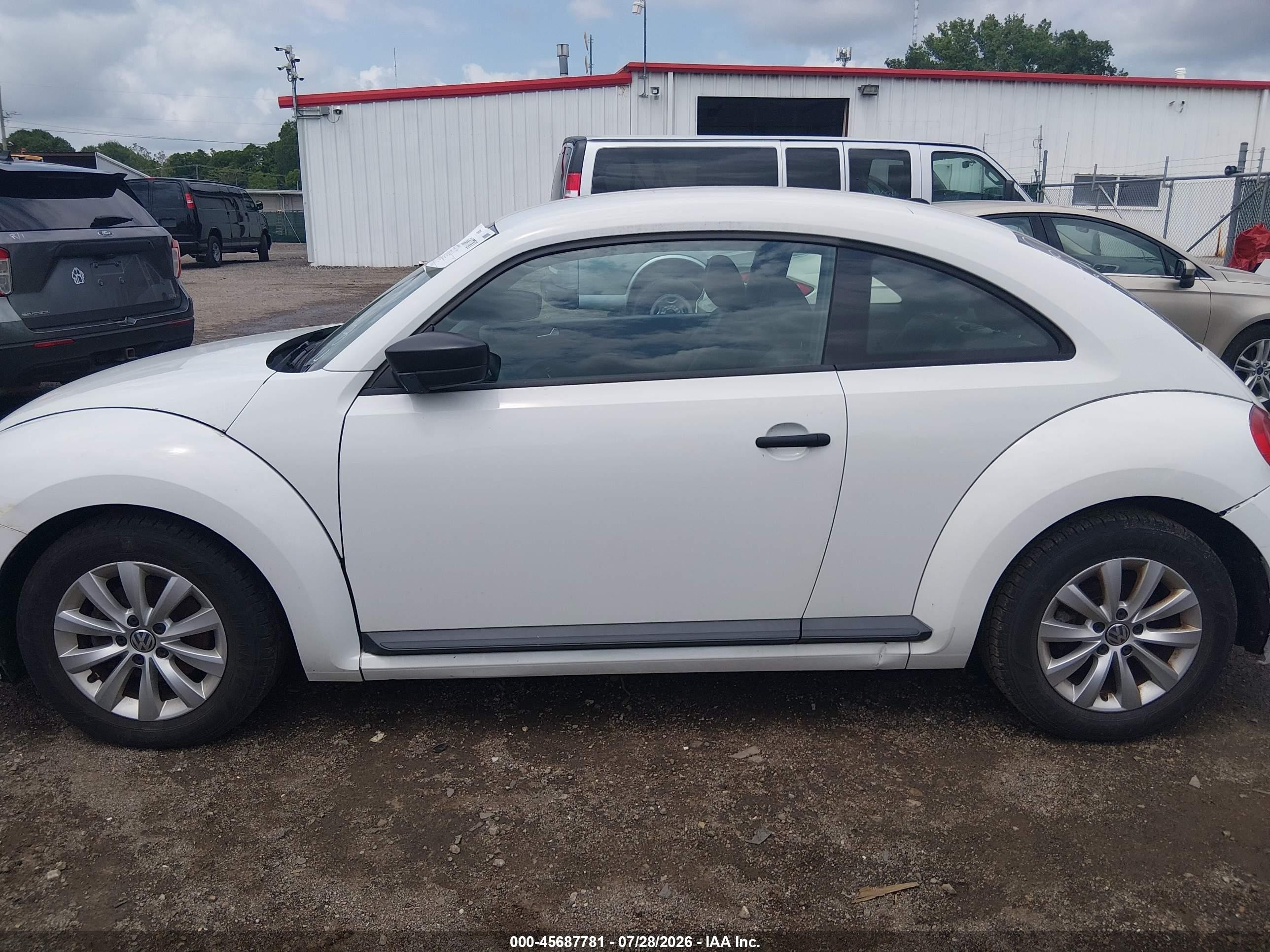 2015 Volkswagen Beetle 1.8t Fleet Edition White vin: 3VWF17AT7FM640184