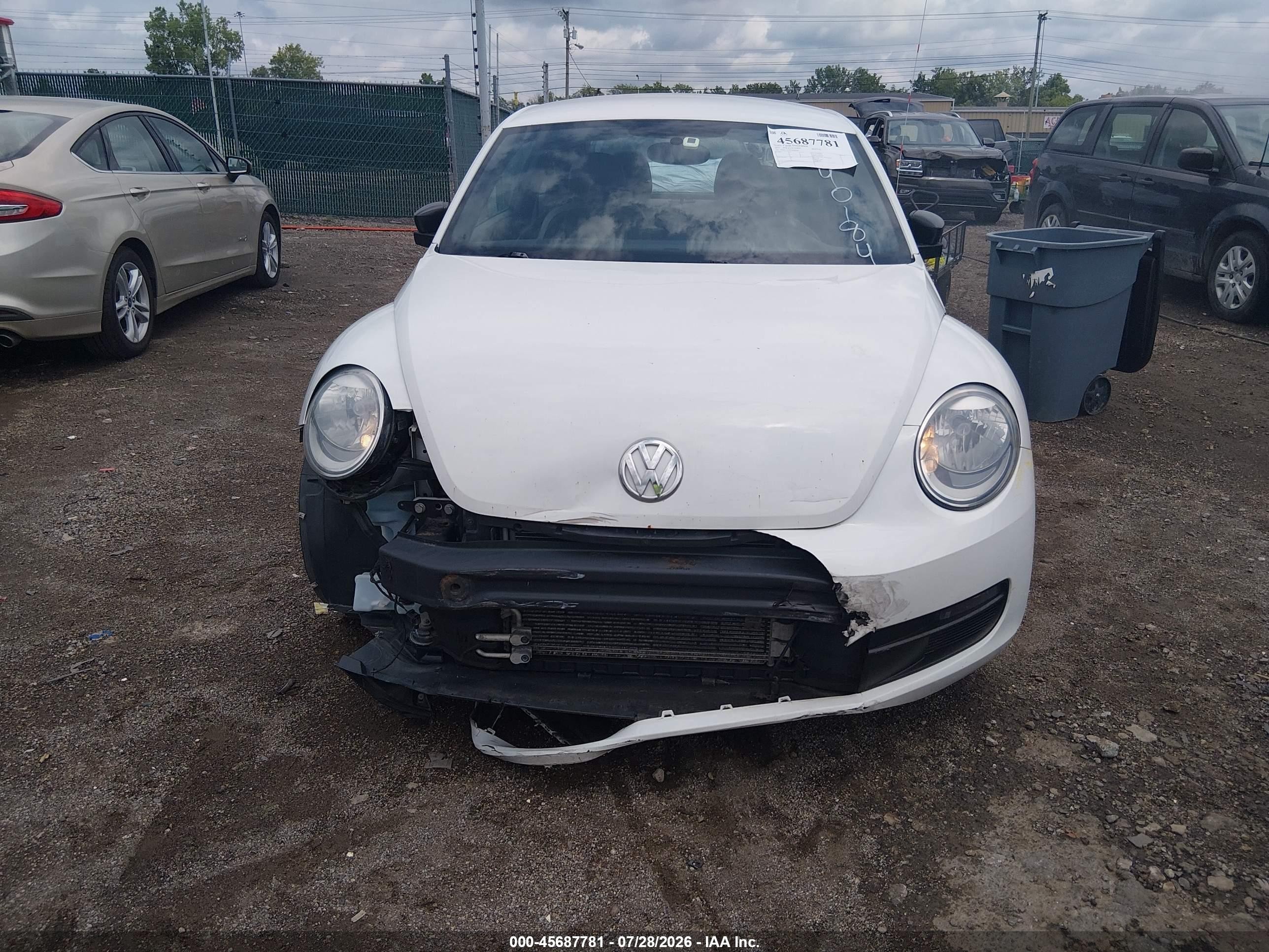 2015 Volkswagen Beetle 1.8t Fleet Edition White vin: 3VWF17AT7FM640184